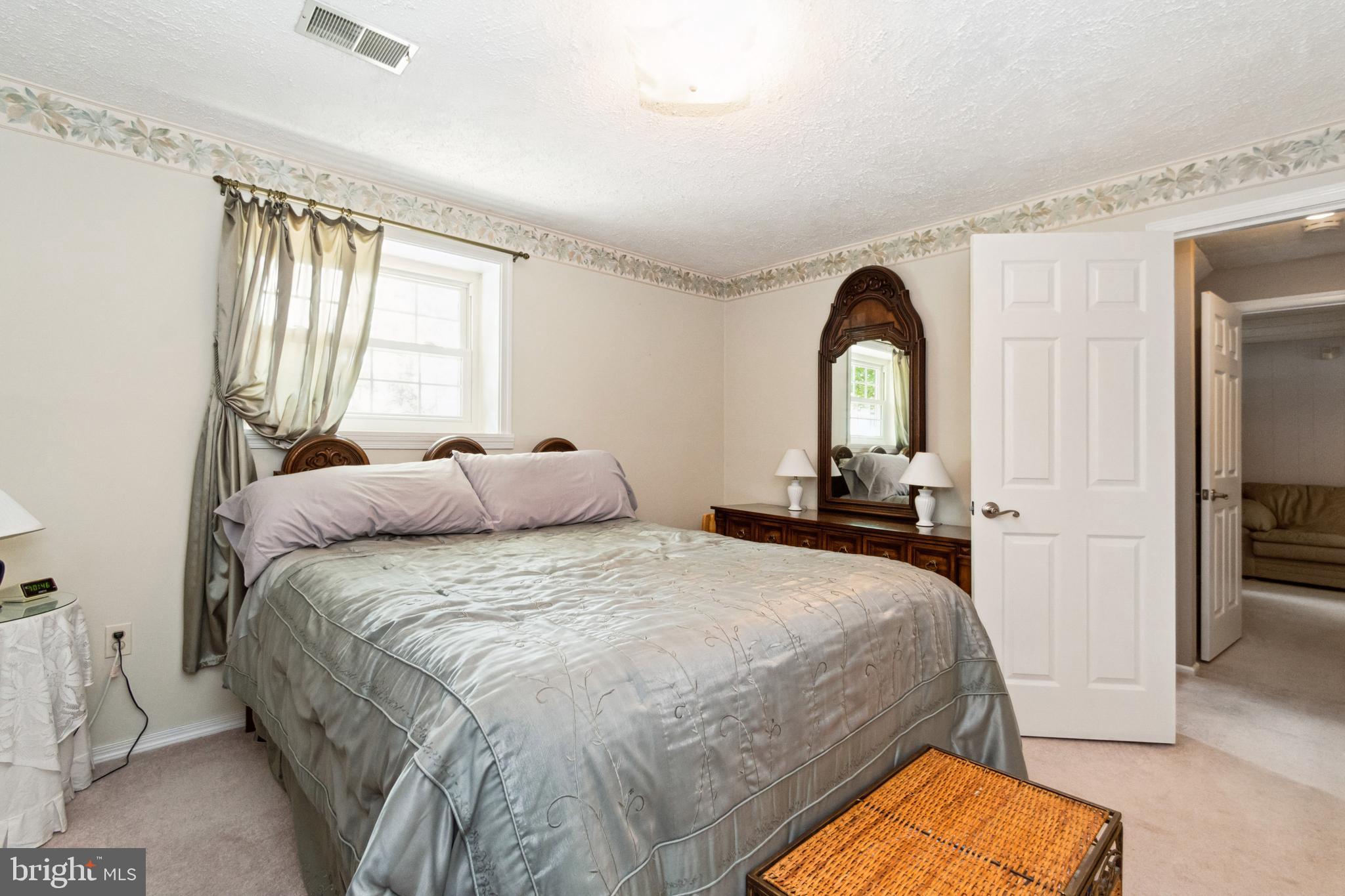 SHANNON SQUARE - Residential