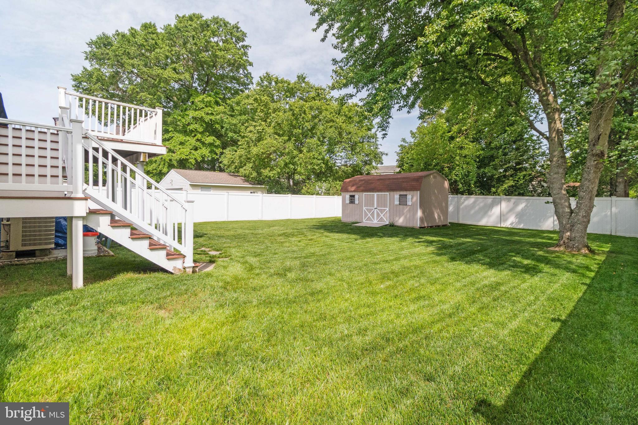 SHANNON SQUARE - Residential