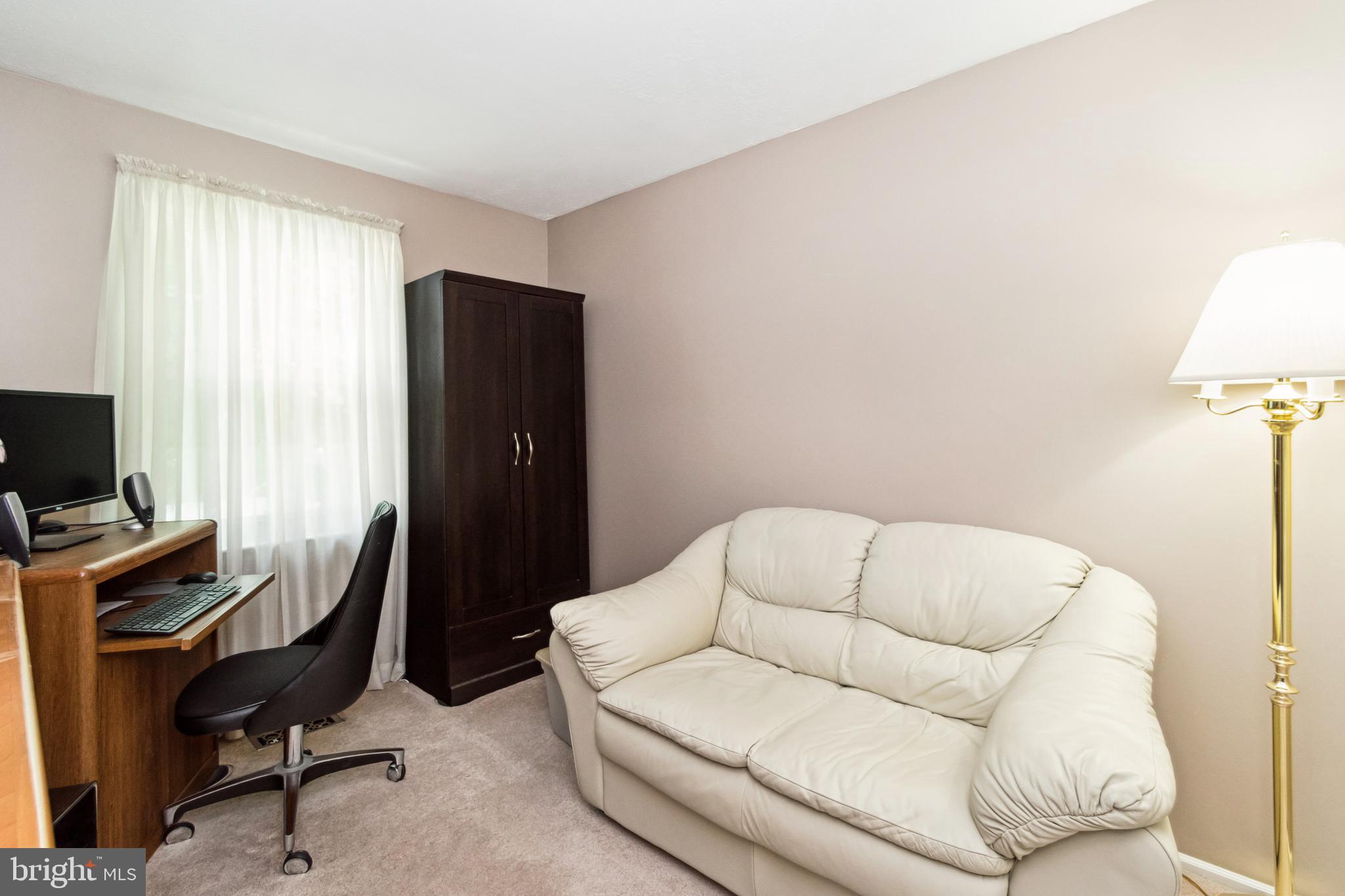 SHANNON SQUARE - Residential