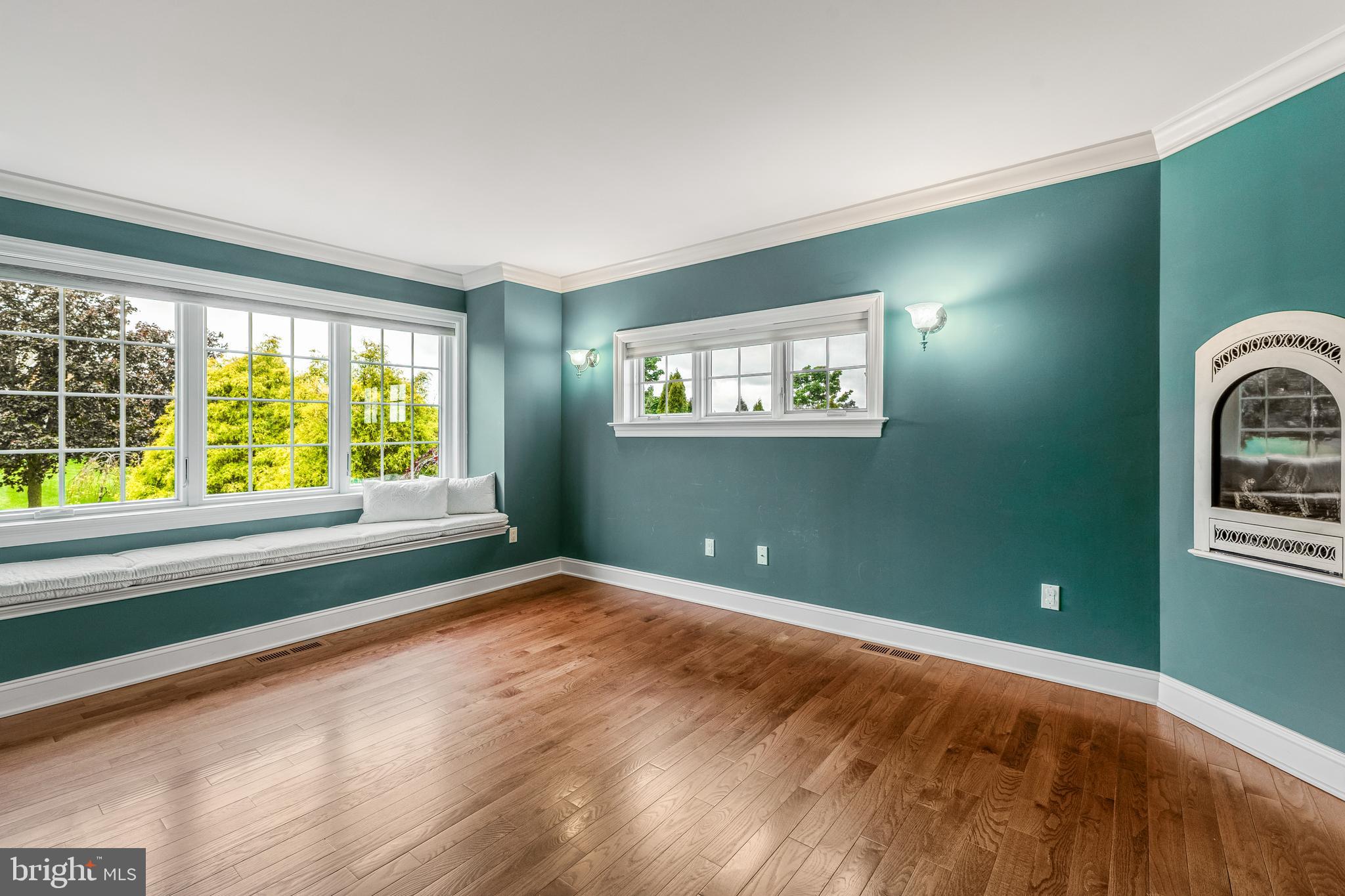 CENTRE HILLS - Residential