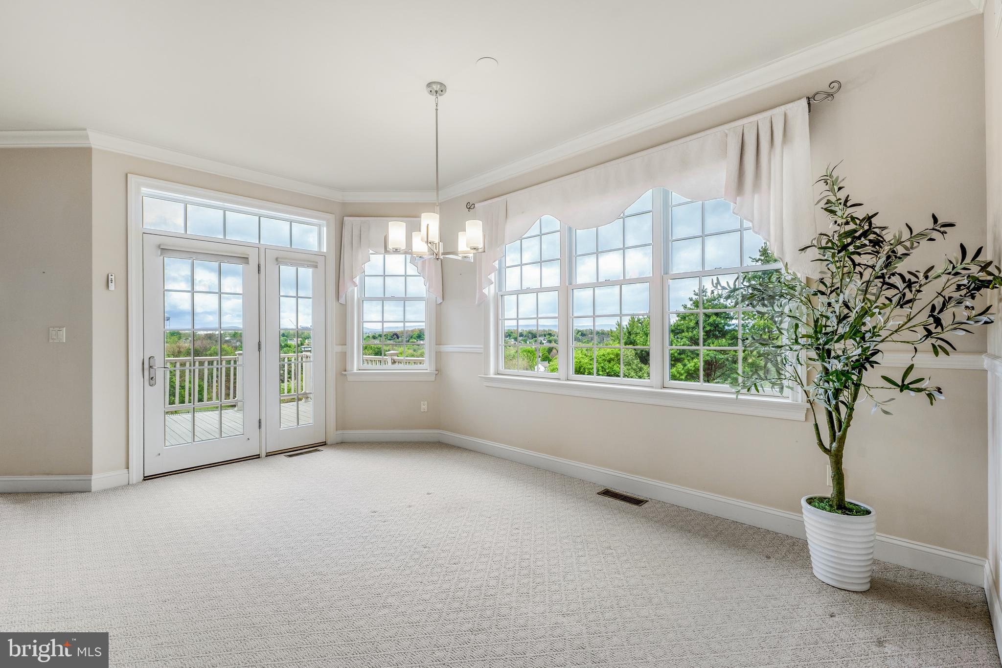 CENTRE HILLS - Residential