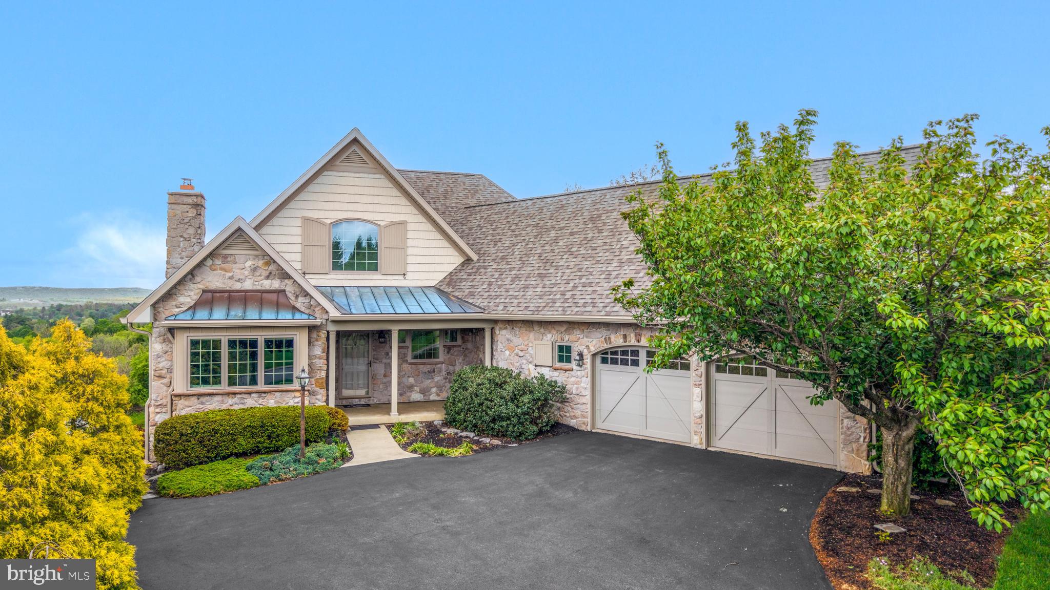 CENTRE HILLS - Residential