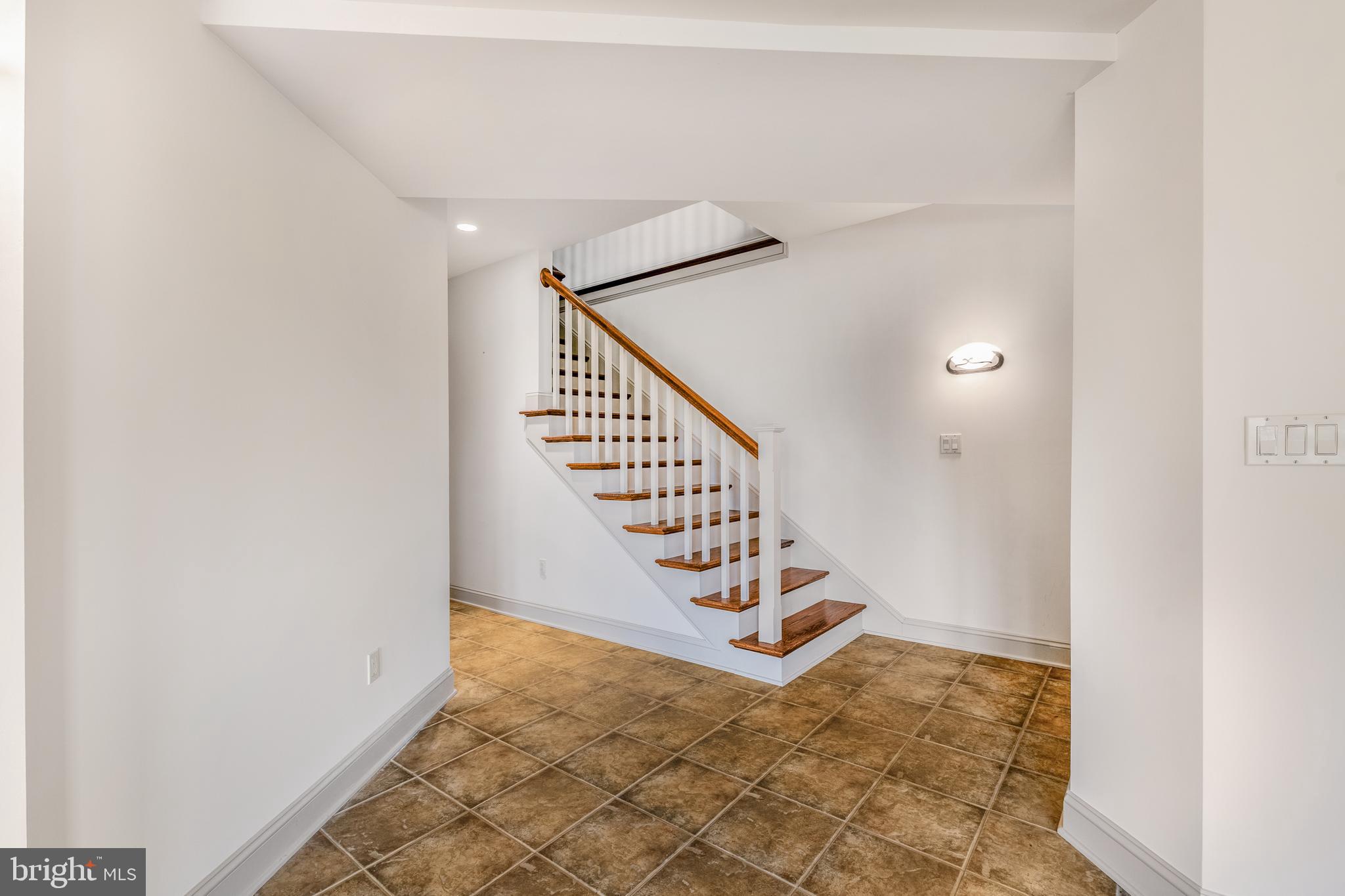 CENTRE HILLS - Residential