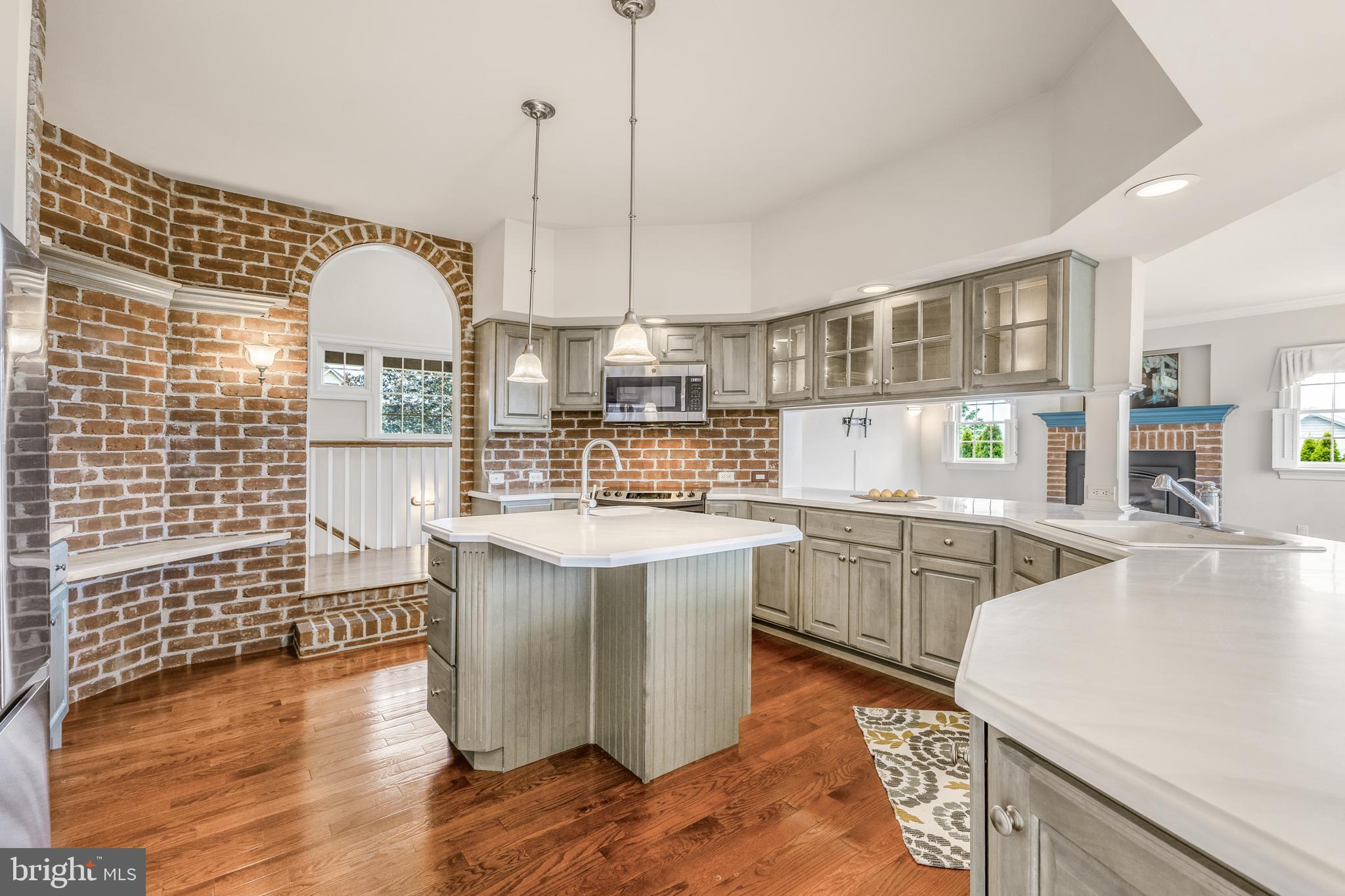 CENTRE HILLS - Residential