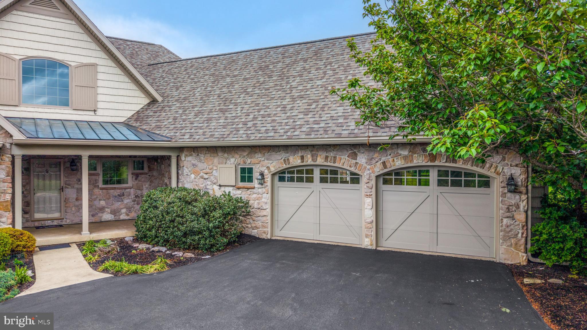 CENTRE HILLS - Residential