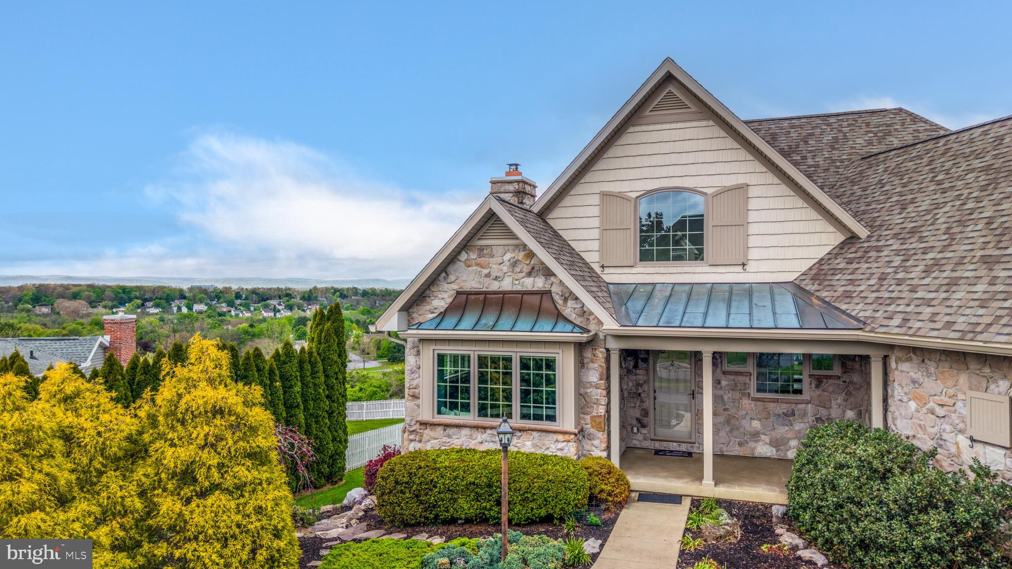 CENTRE HILLS - Residential