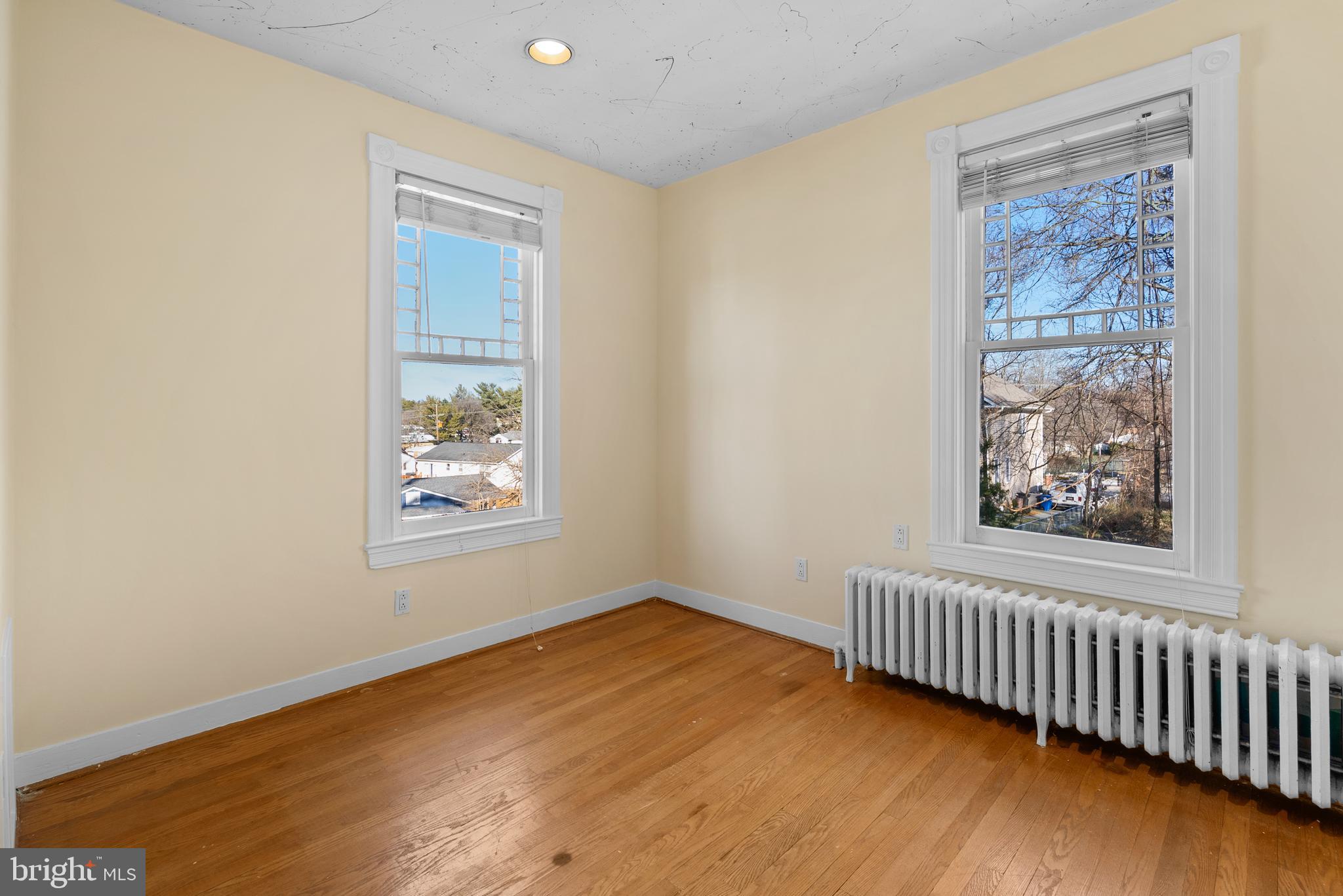 CHARLTON HEIGHTS - Residential