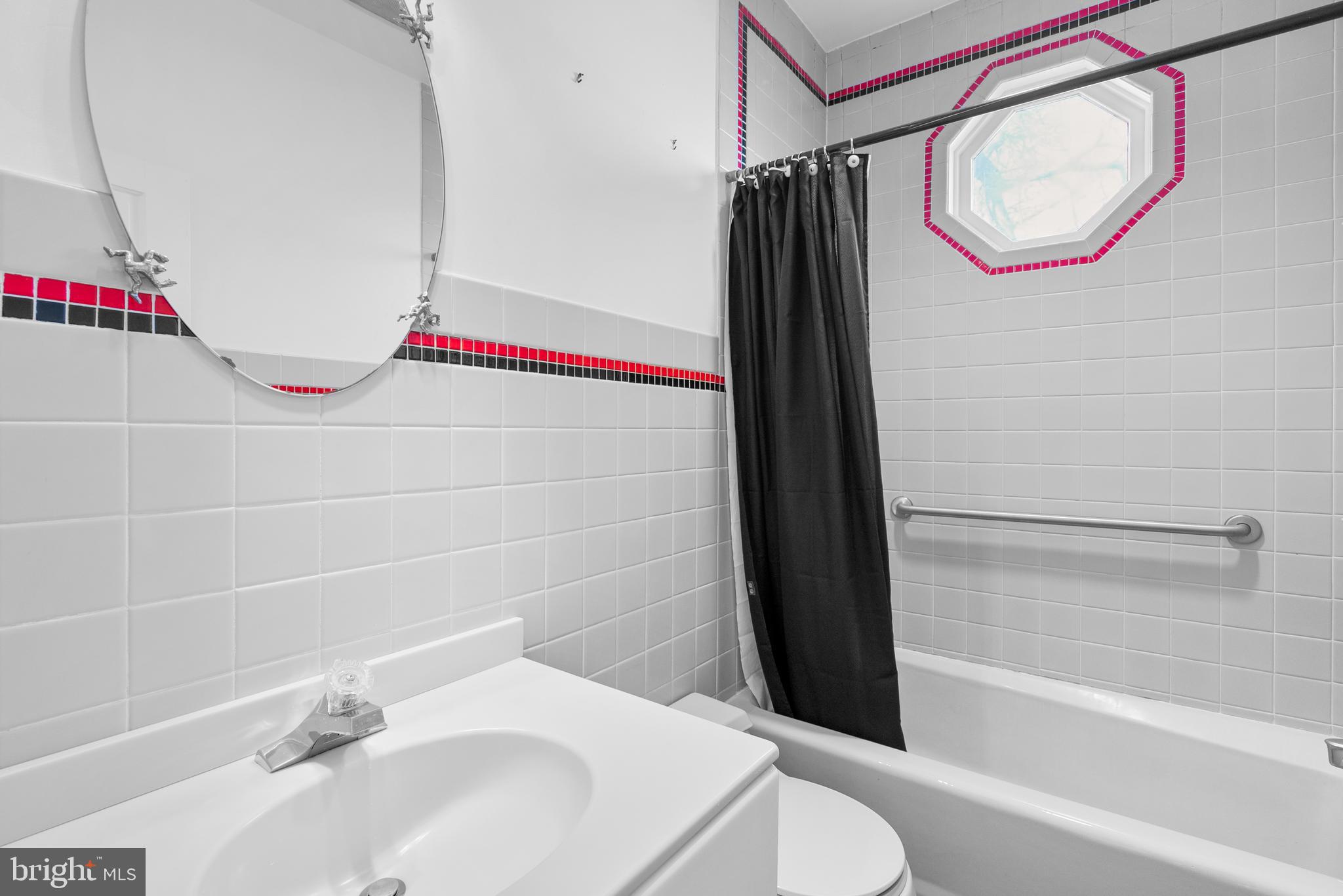 CHARLTON HEIGHTS - Residential