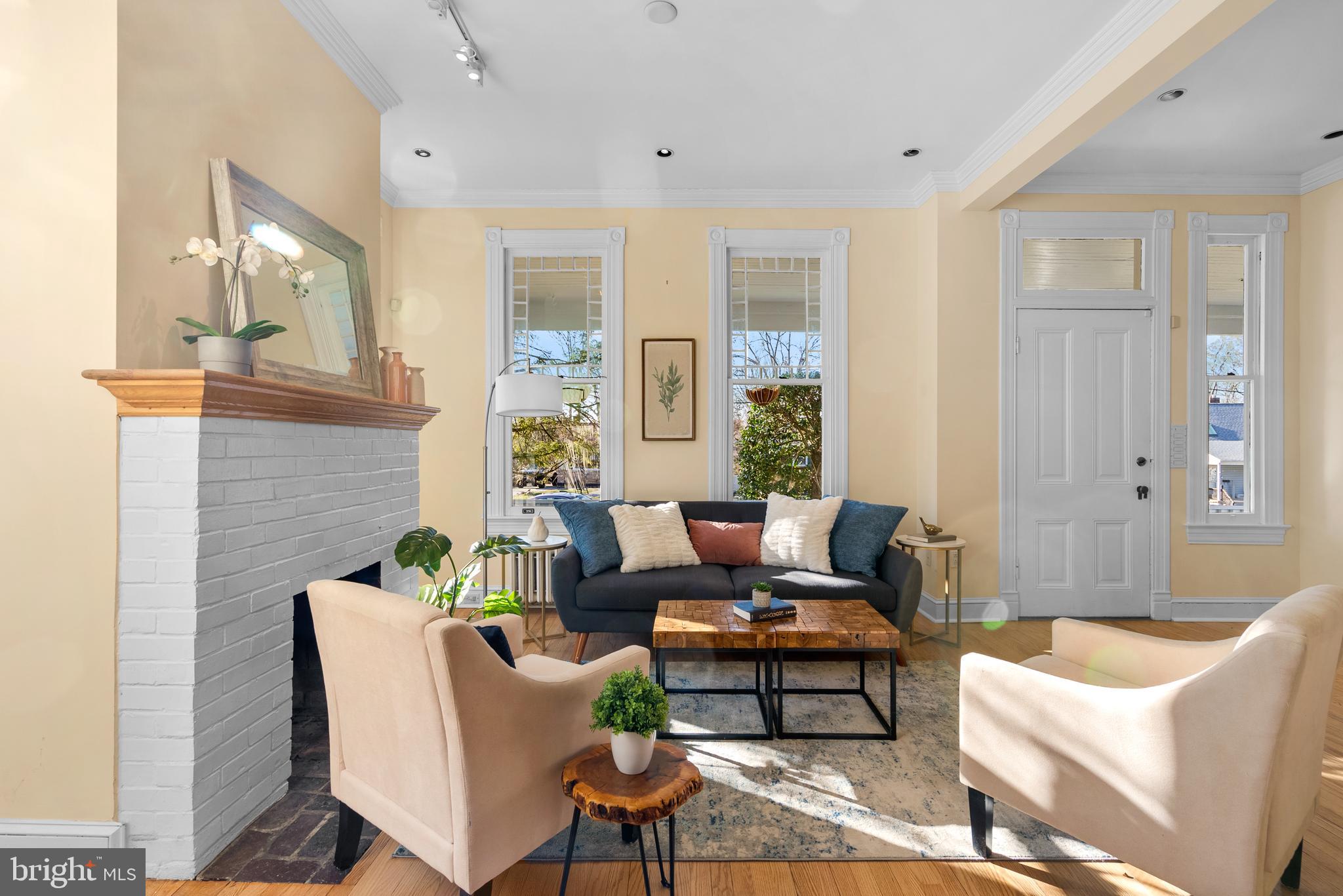 CHARLTON HEIGHTS - Residential