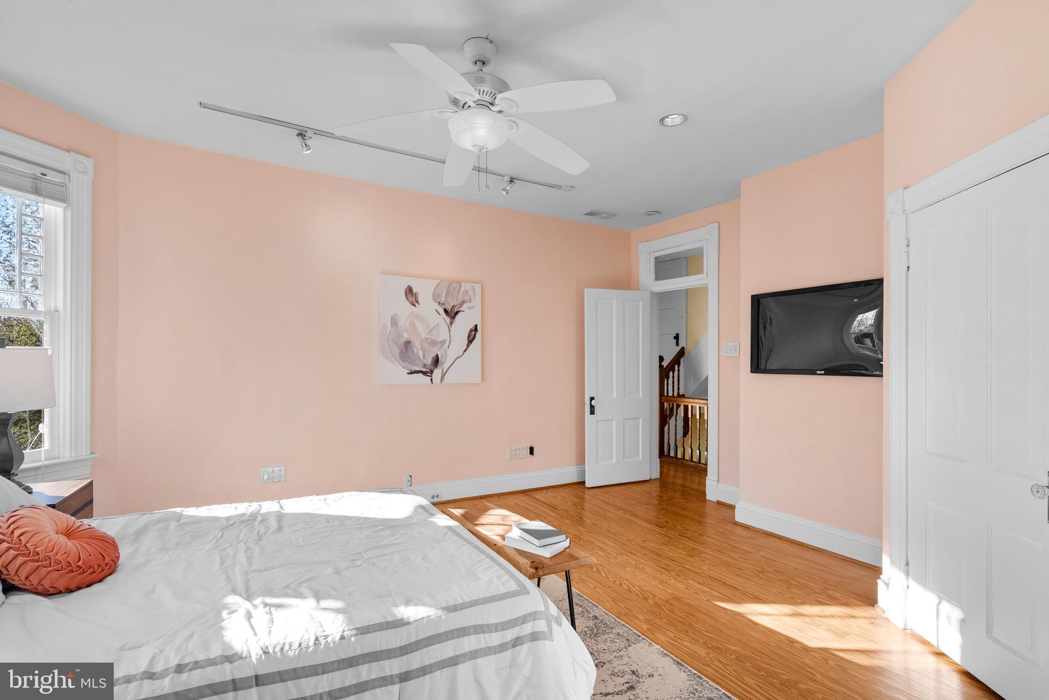 CHARLTON HEIGHTS - Residential