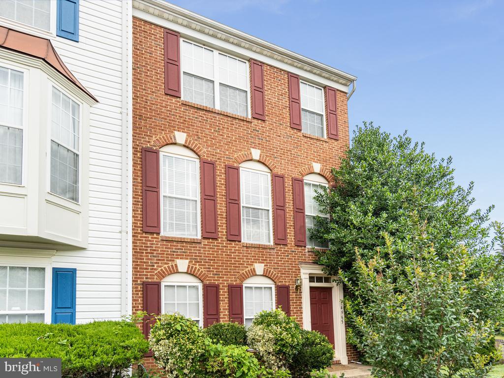 WOODBRIDGE - Residential