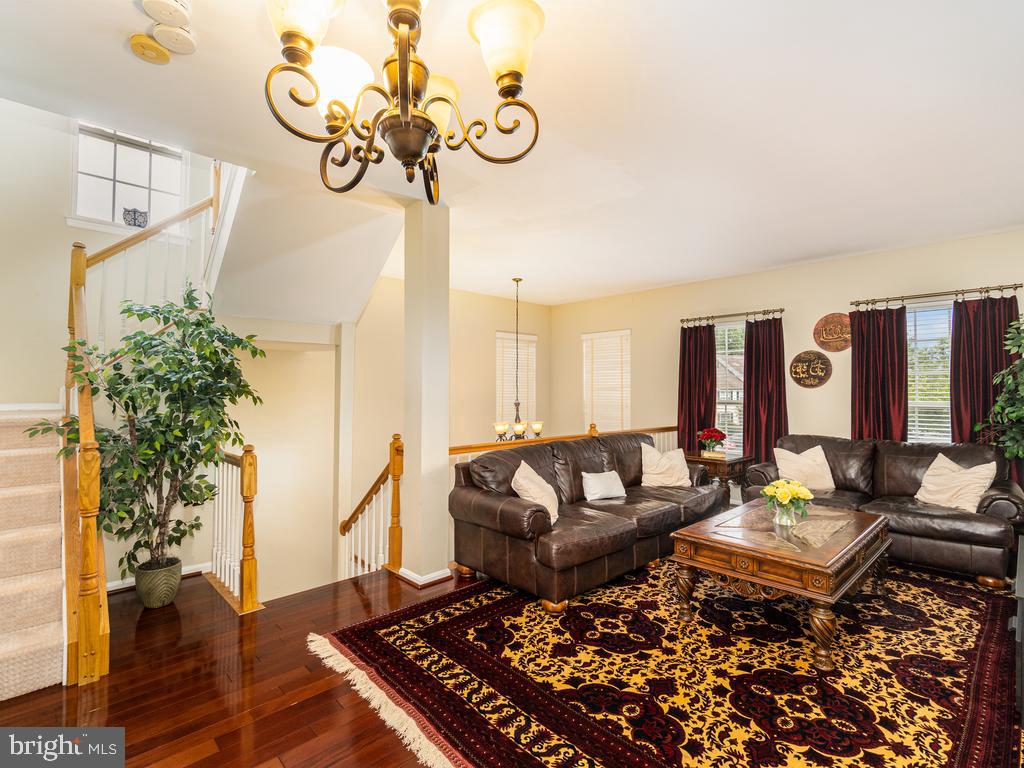 WOODBRIDGE - Residential