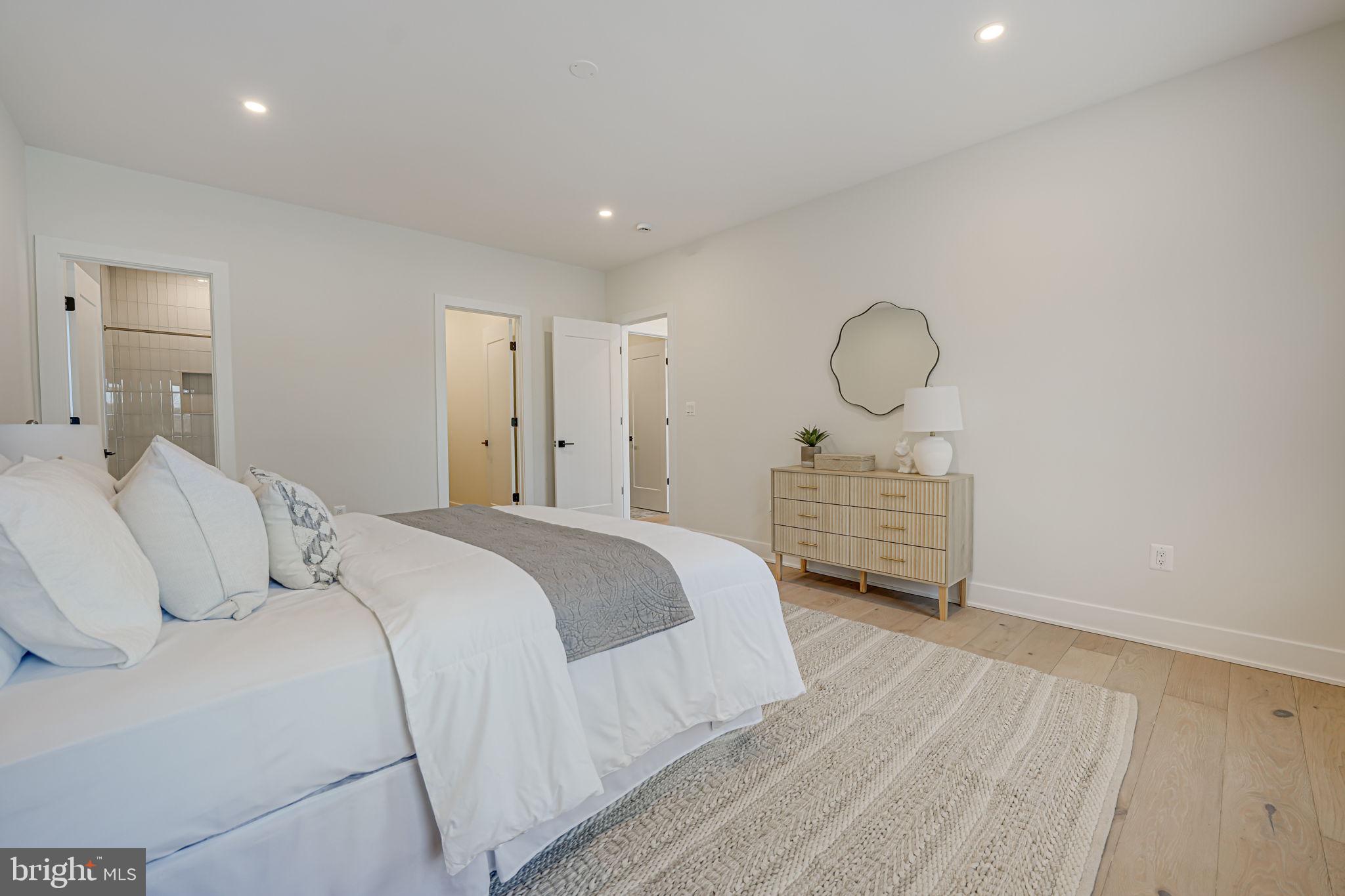 LEE FOREST - Residential