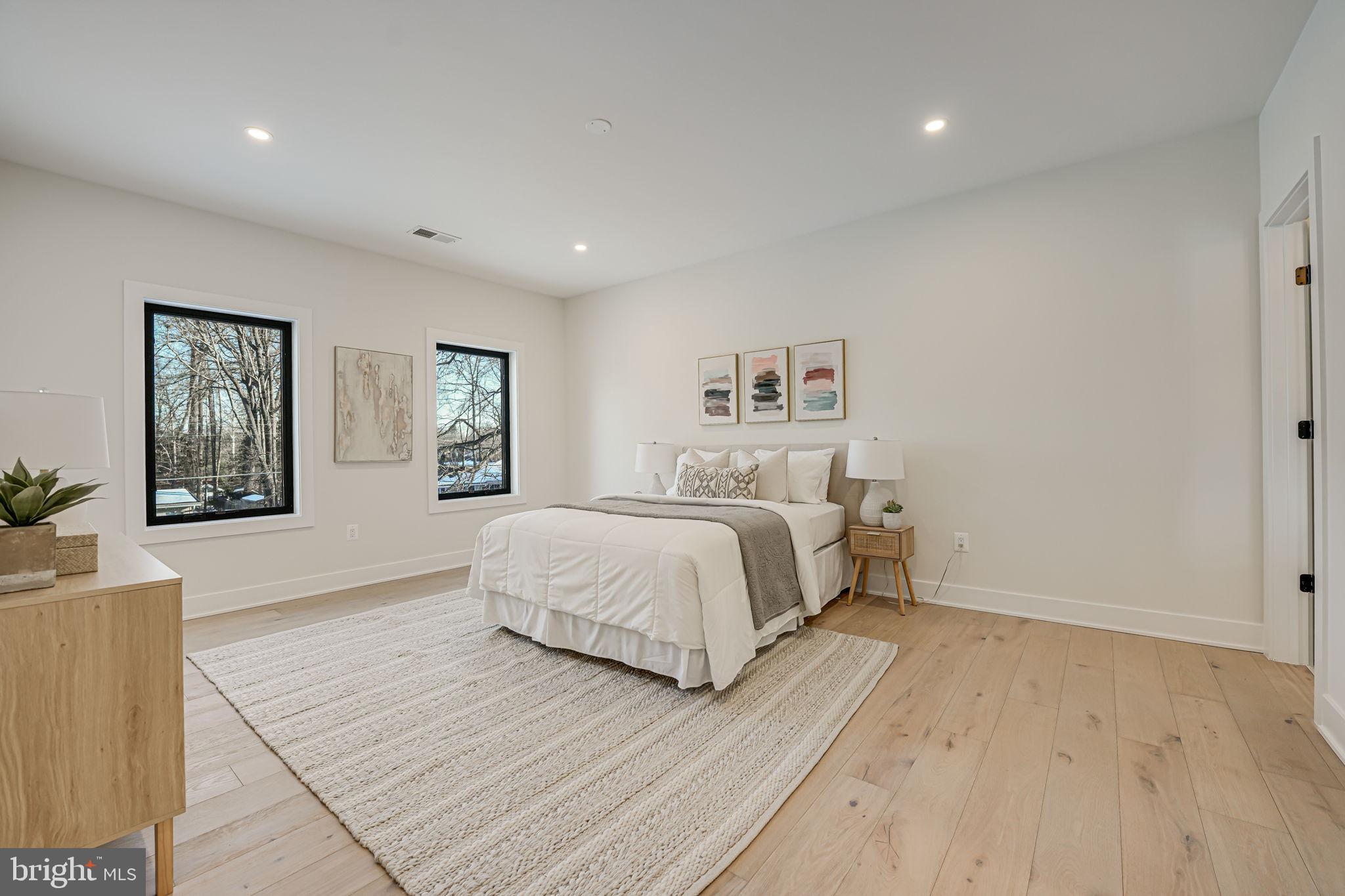 LEE FOREST - Residential