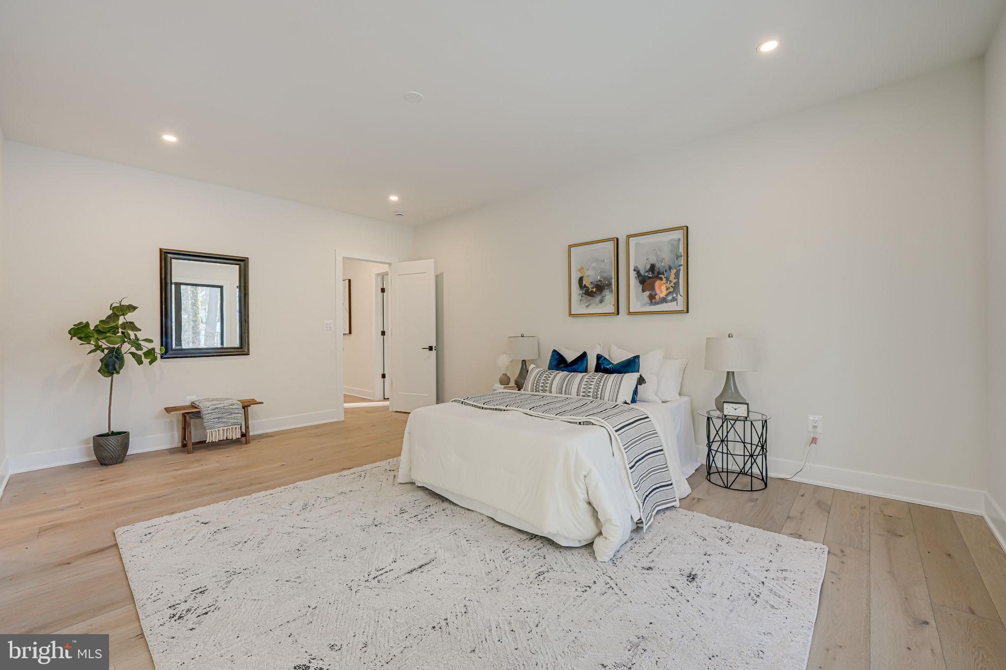 LEE FOREST - Residential