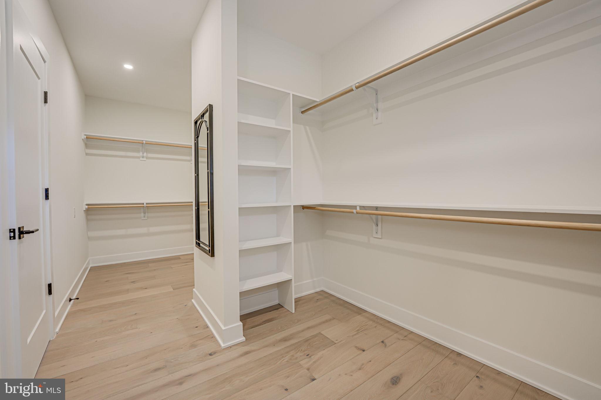 LEE FOREST - Residential