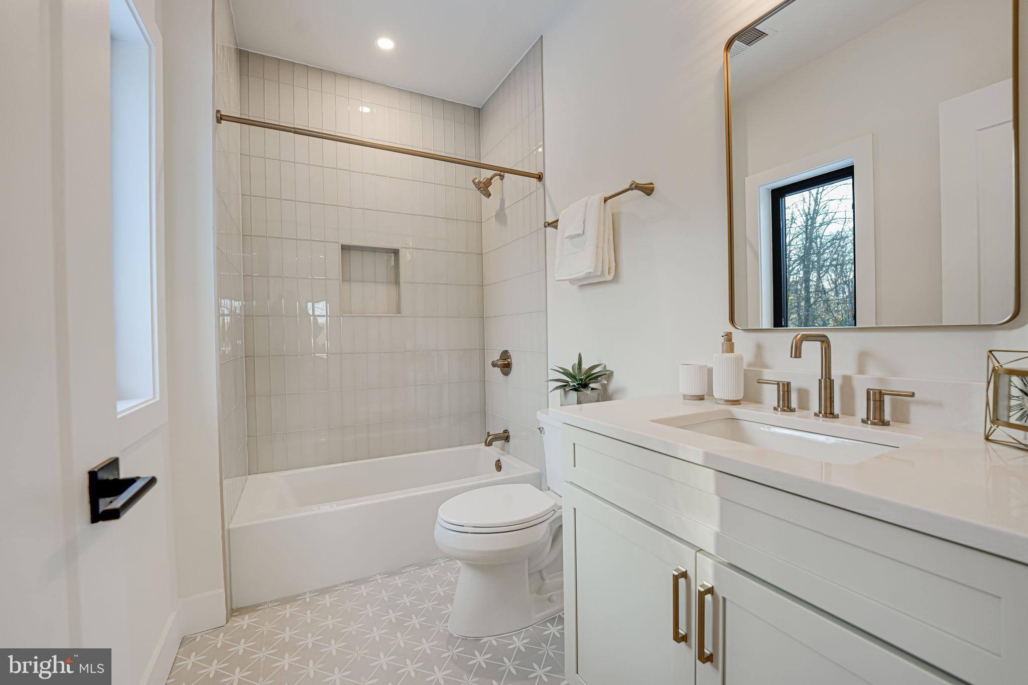 LEE FOREST - Residential