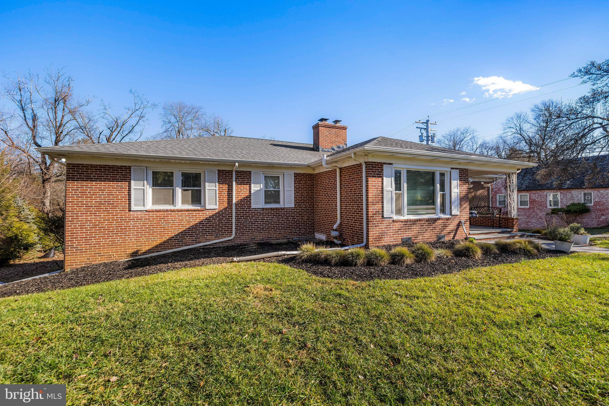 DUMBARTON - Residential