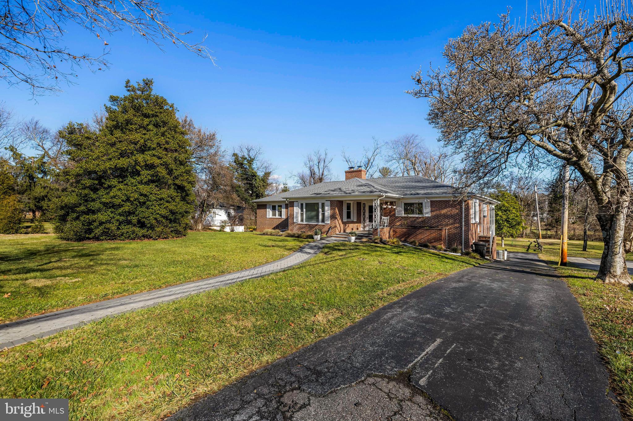 DUMBARTON - Residential