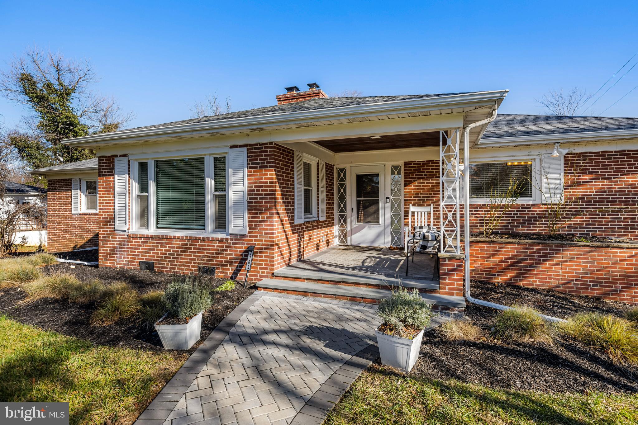 DUMBARTON - Residential