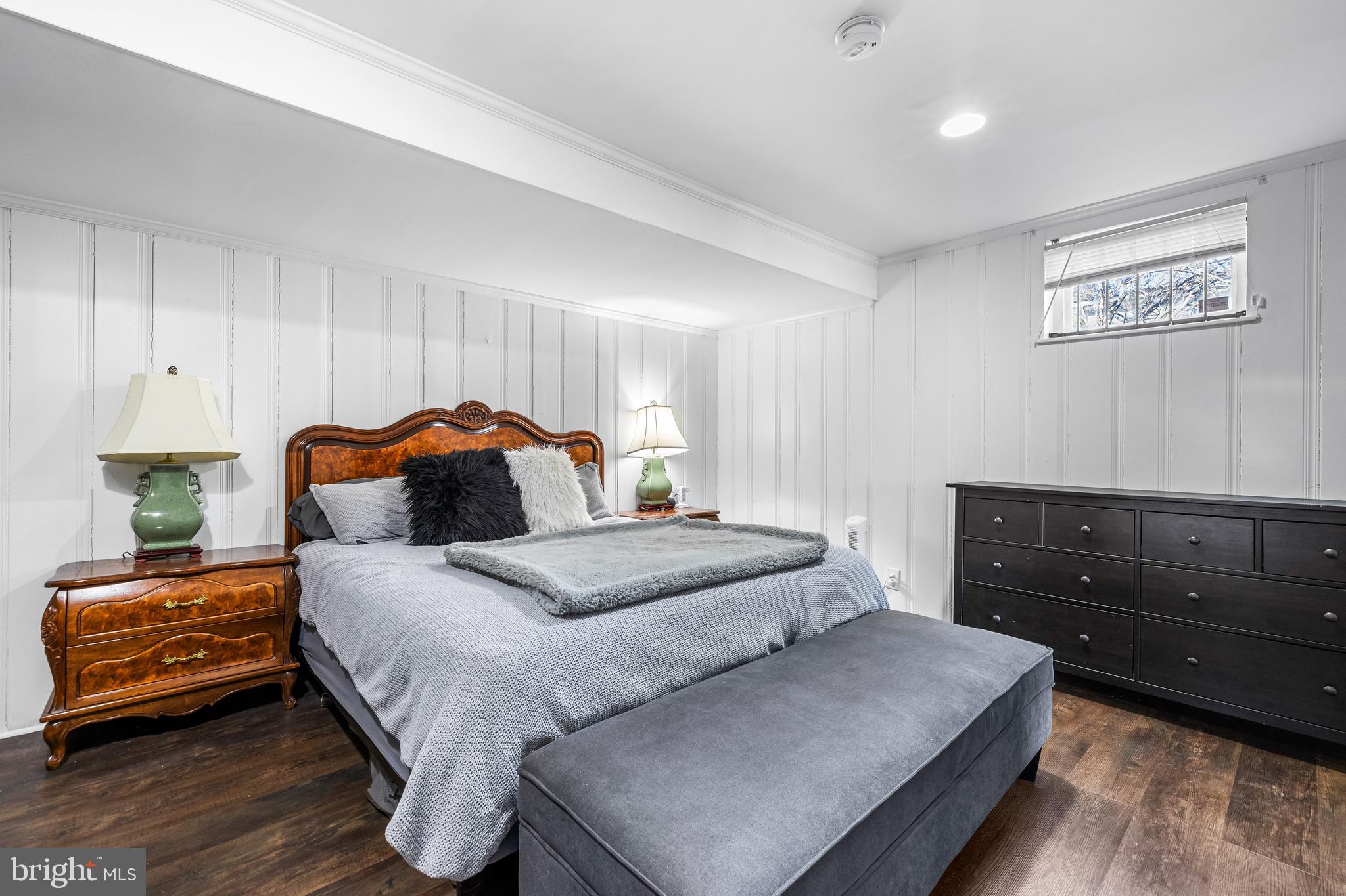 DUMBARTON - Residential