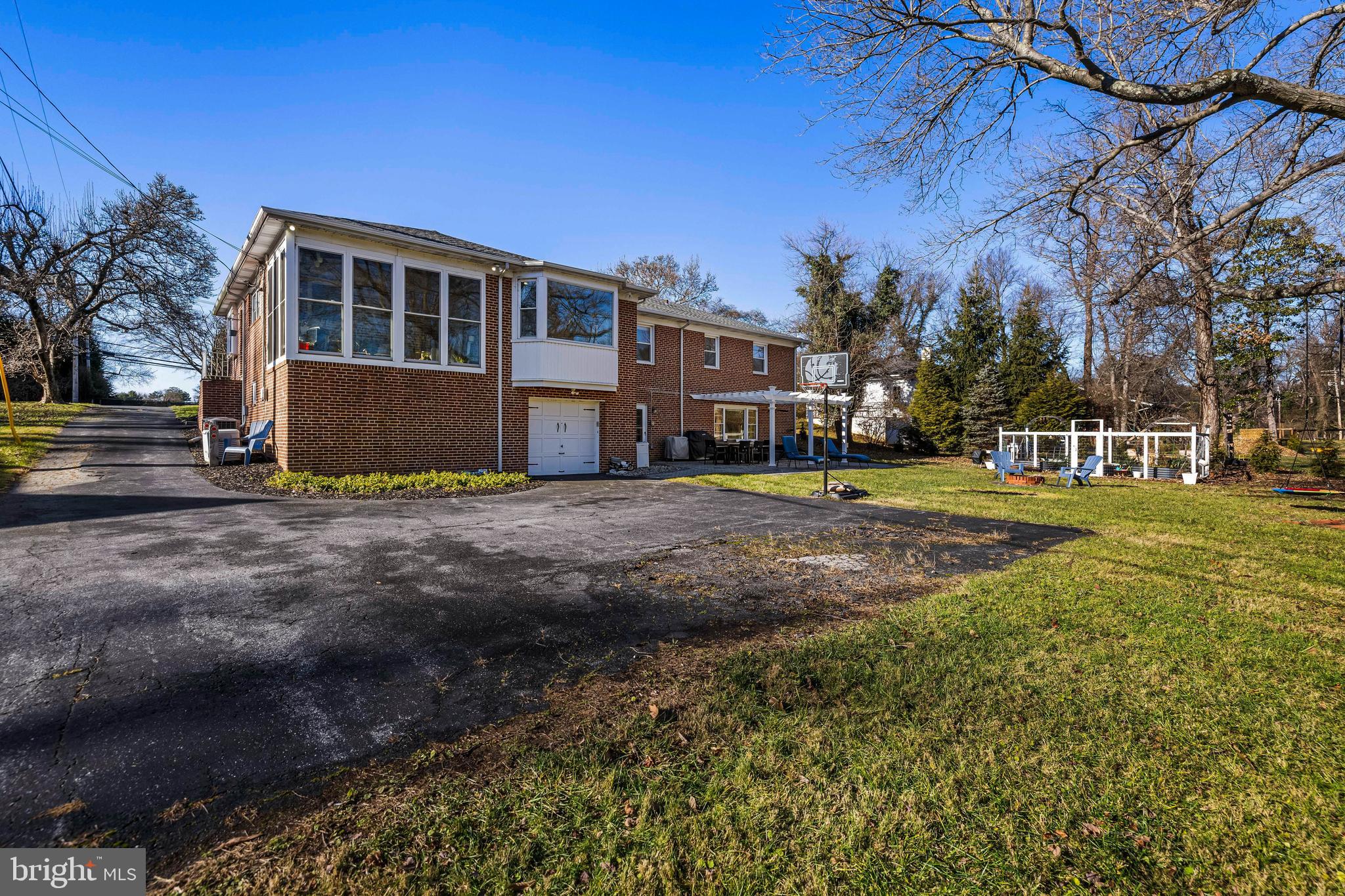 DUMBARTON - Residential