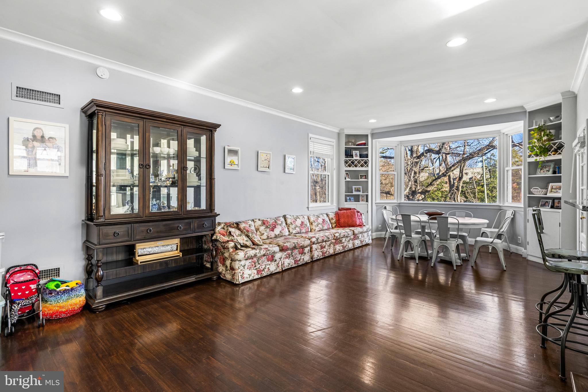 DUMBARTON - Residential