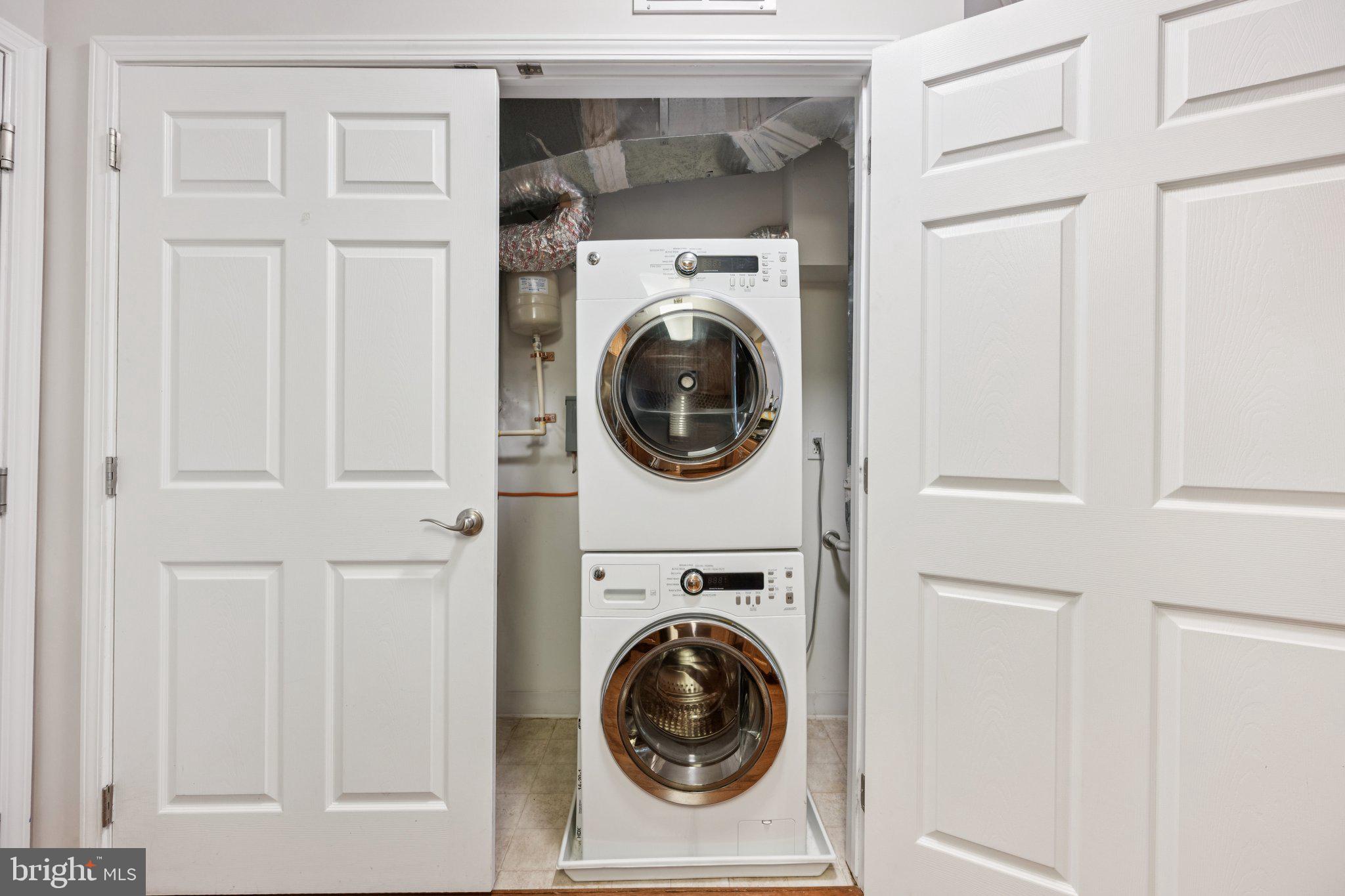 DOMINION HEIGHTS - Residential Lease