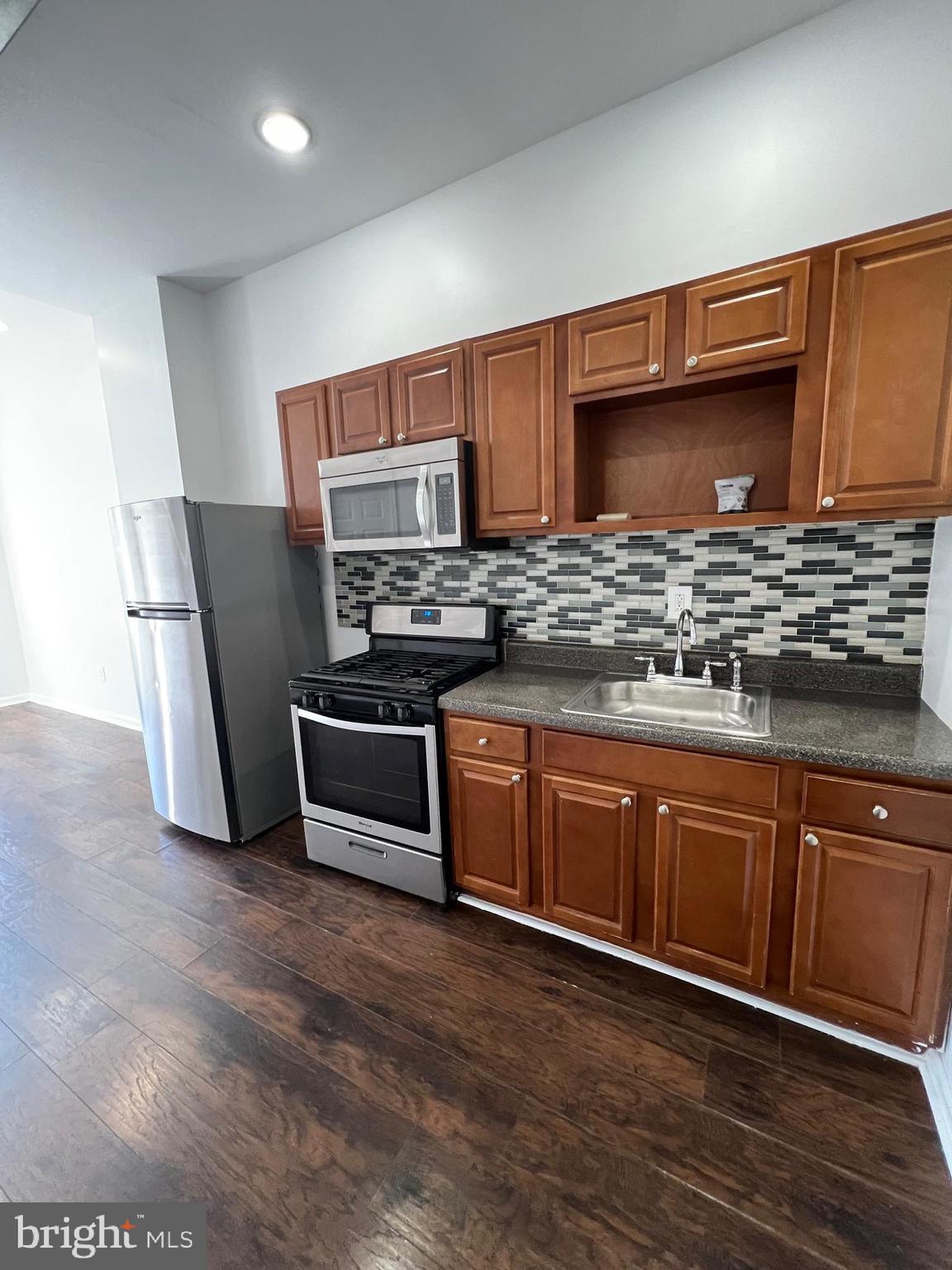 STRAWBERRY MANSION - Residential Lease