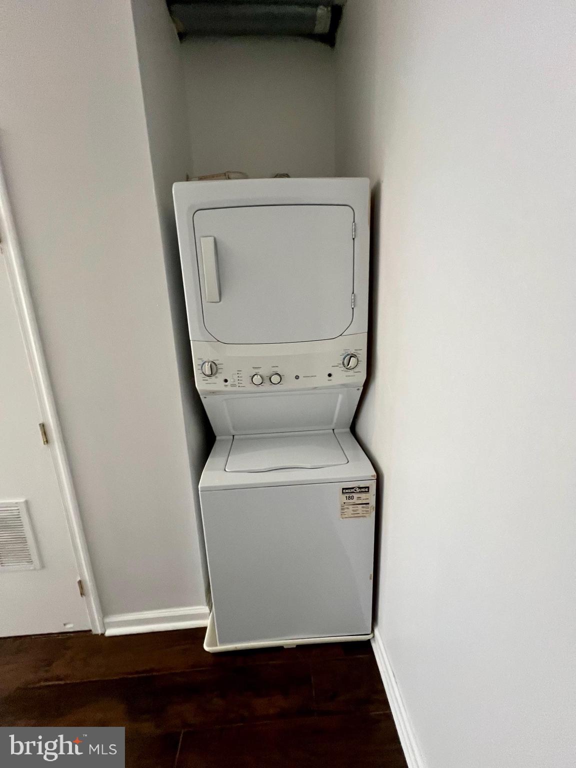 STRAWBERRY MANSION - Residential Lease