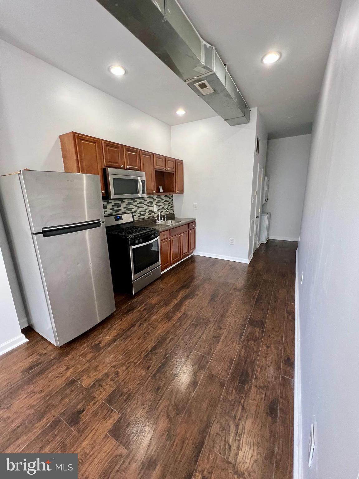 STRAWBERRY MANSION - Residential Lease