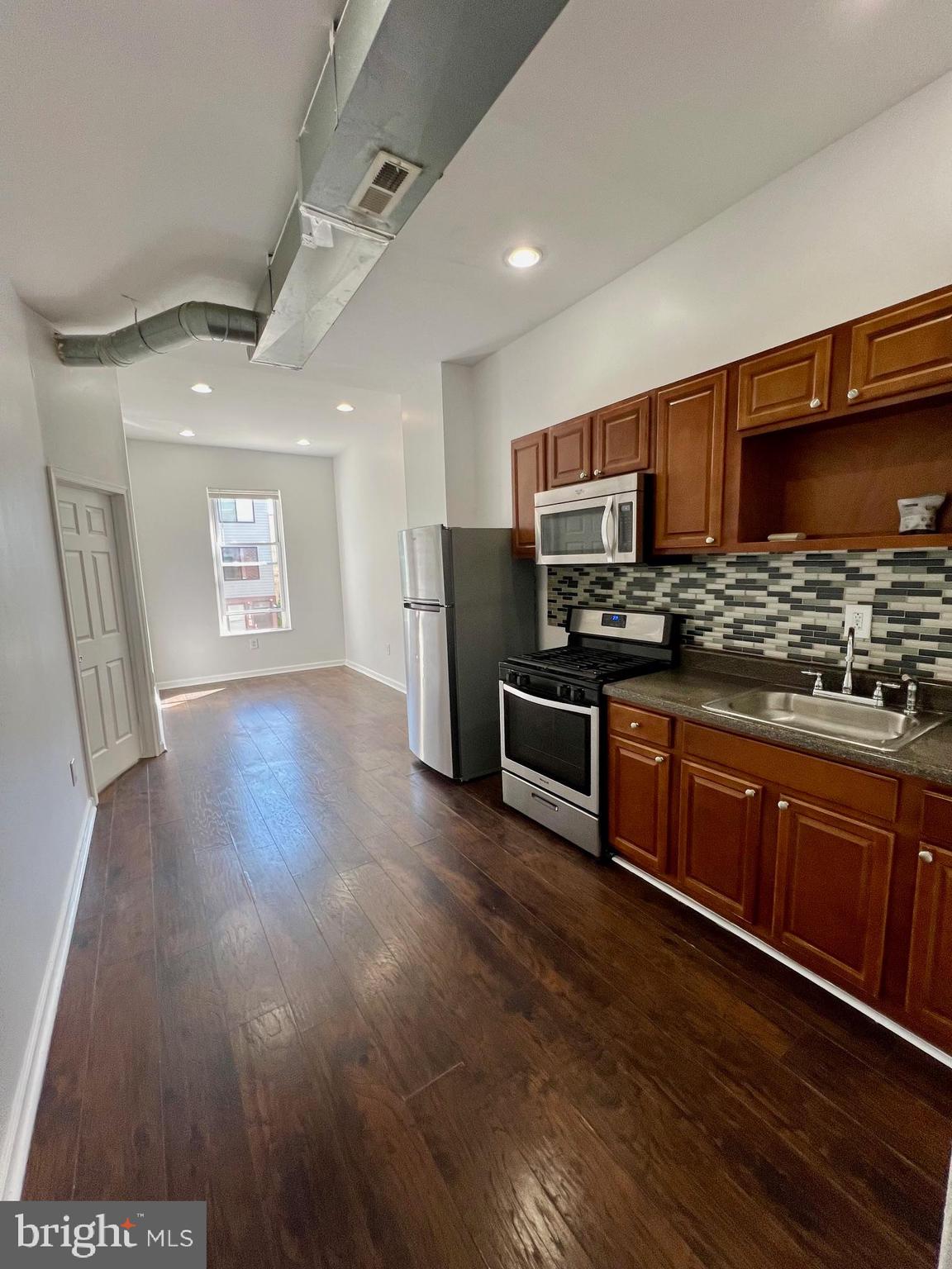 STRAWBERRY MANSION - Residential Lease