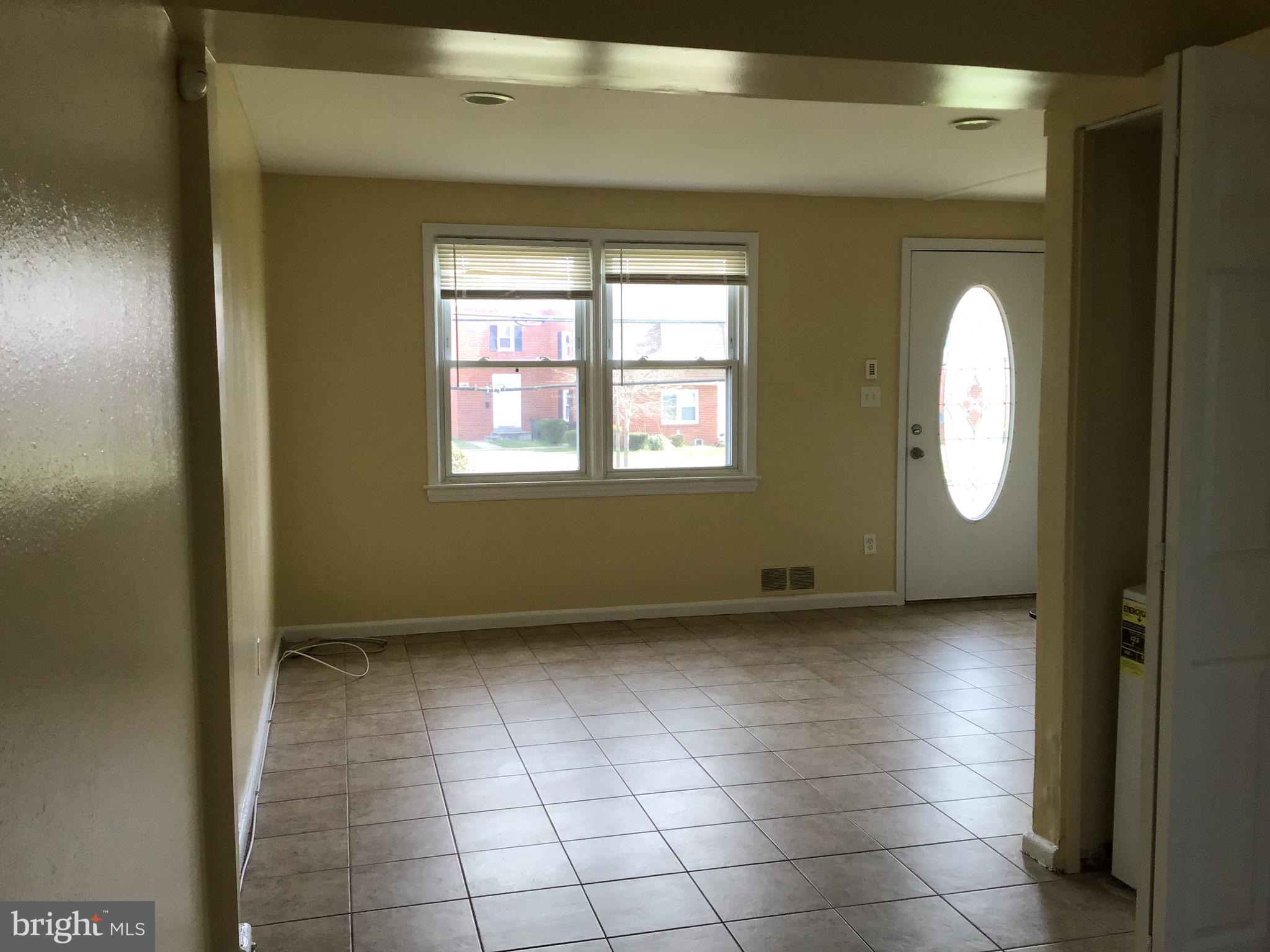 IVERSON MEWS CONDOMINIUM - Residential Lease