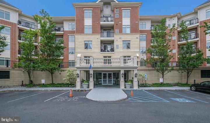 HUNTINGDON VALLEY - Residential