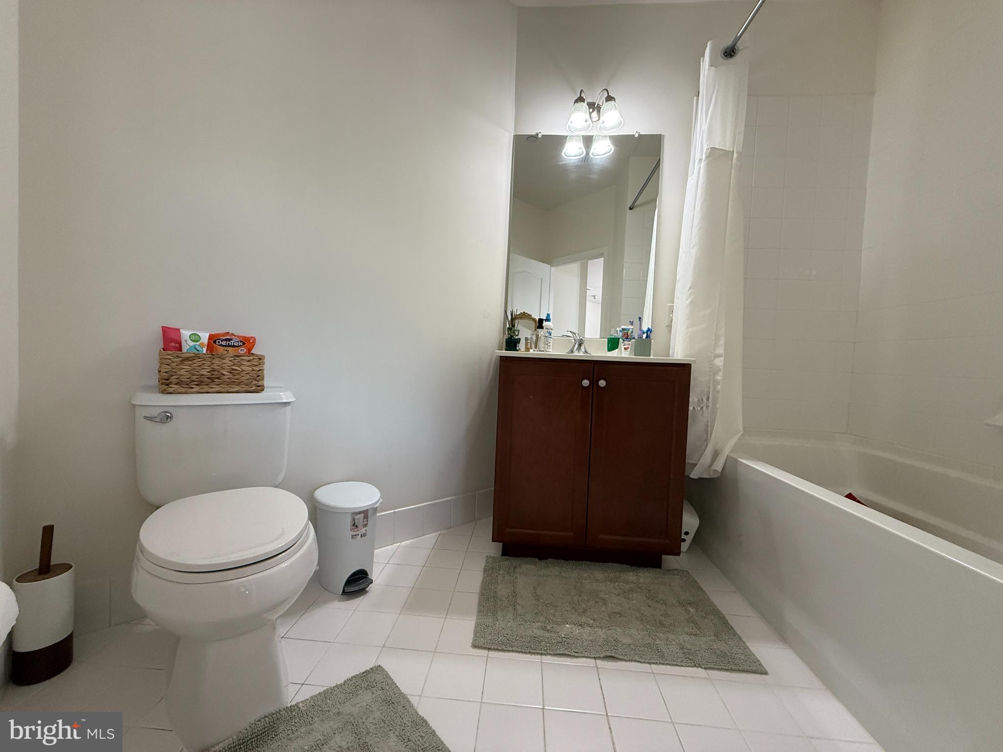 HUNTINGDON VALLEY - Residential