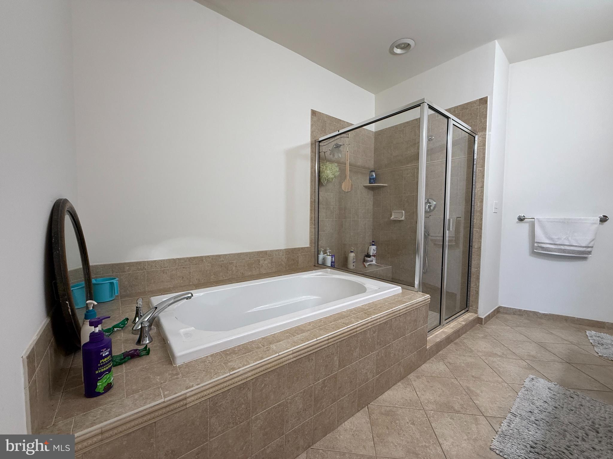 HUNTINGDON VALLEY - Residential