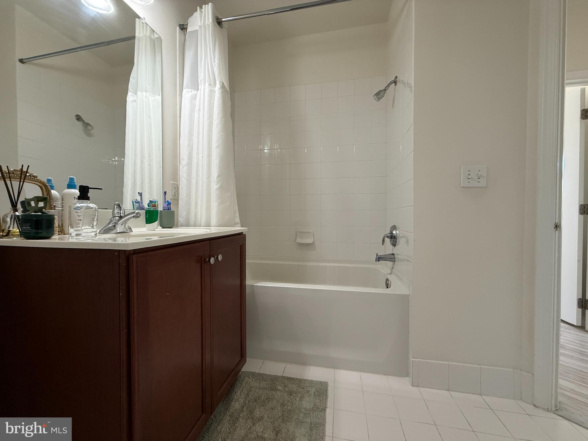 HUNTINGDON VALLEY - Residential