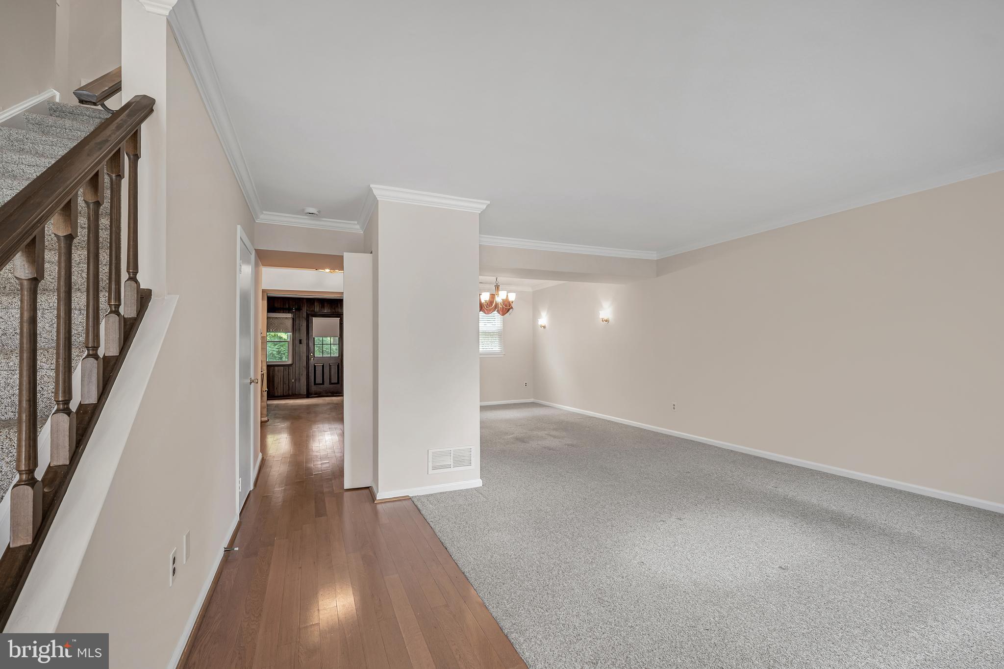 19 GREEN WOODS DRIVE