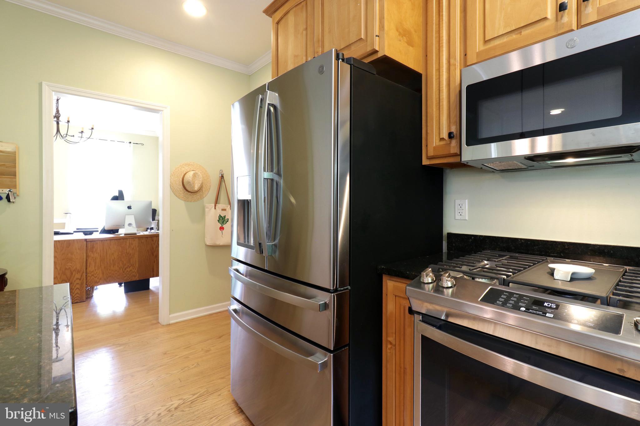 GREENLEAF MANOR - Residential