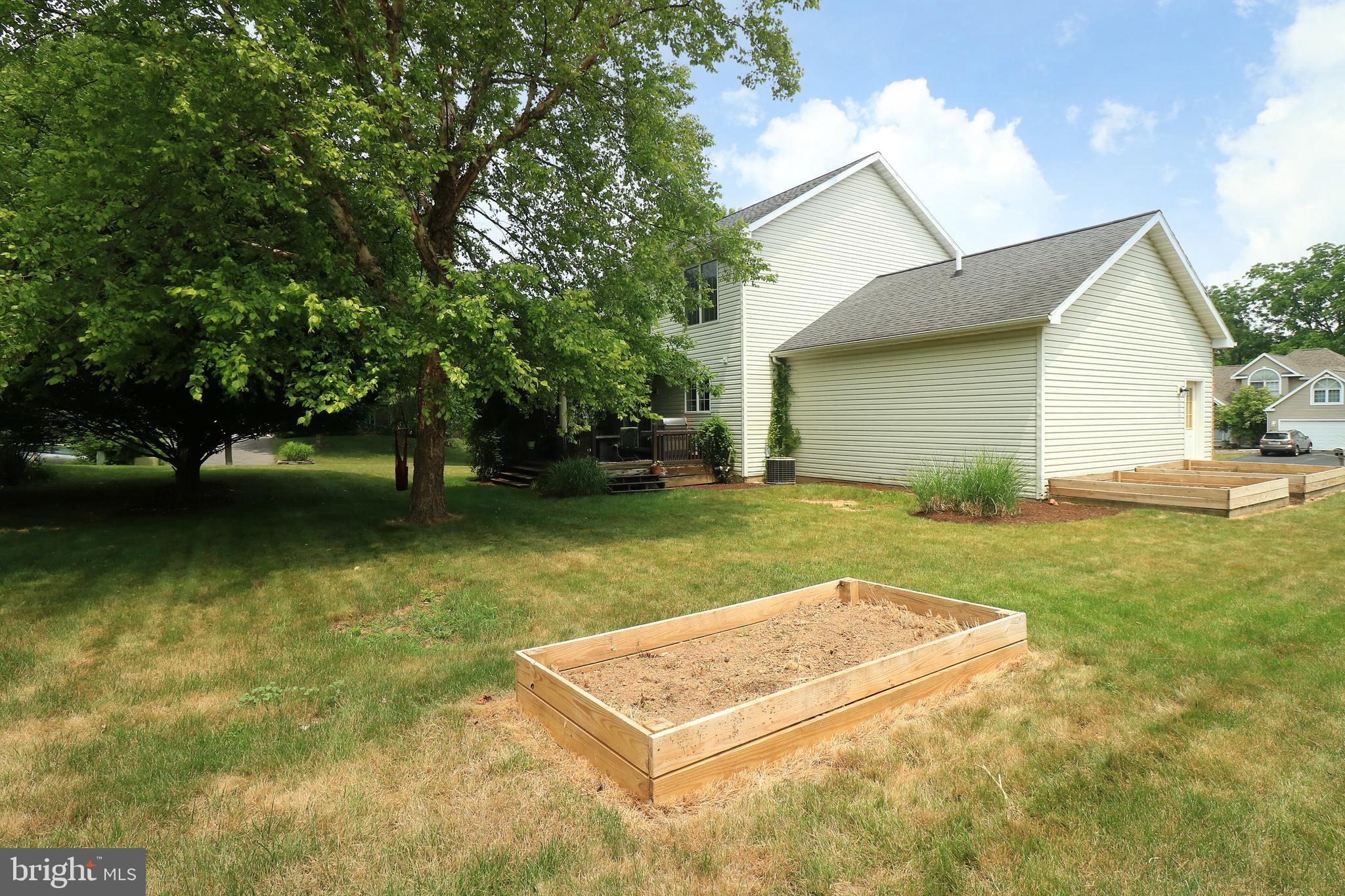 GREENLEAF MANOR - Residential