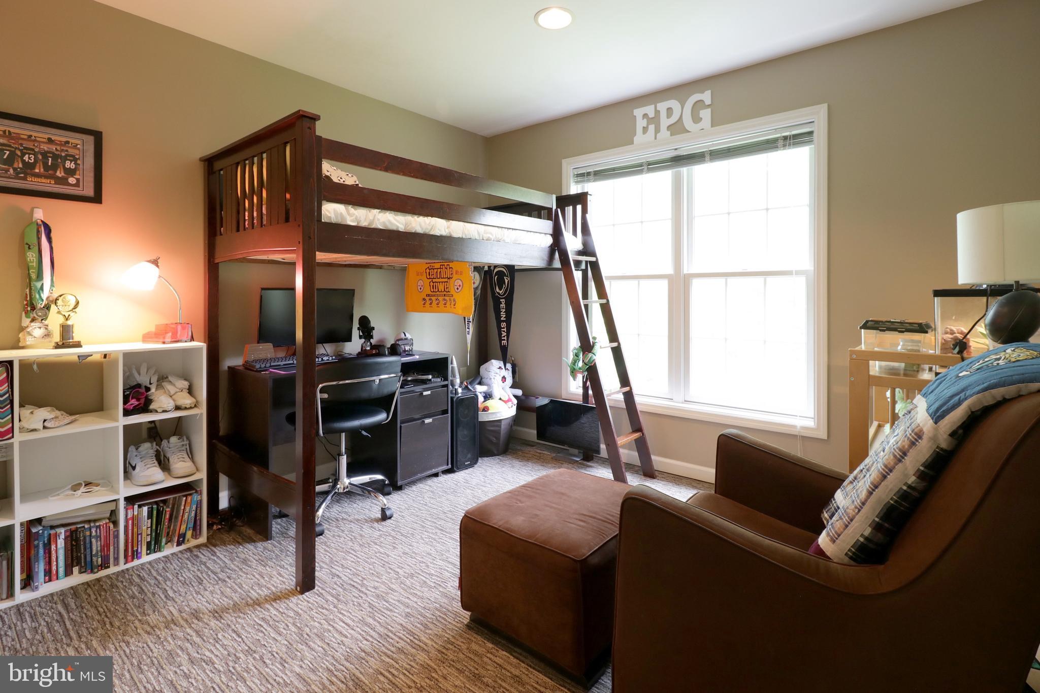 GREENLEAF MANOR - Residential