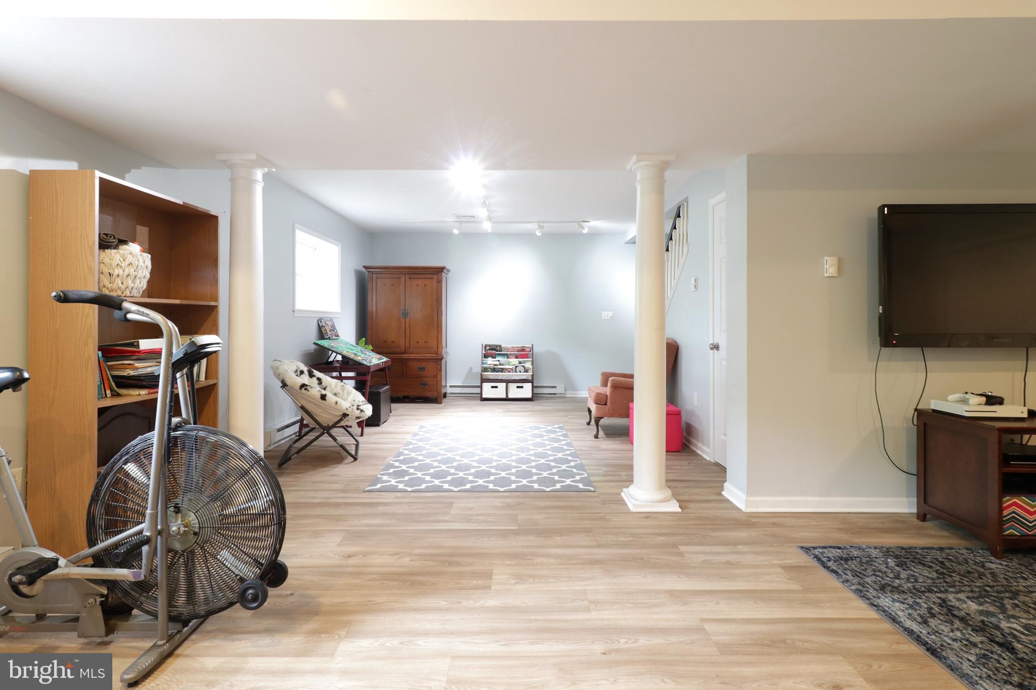 GREENLEAF MANOR - Residential