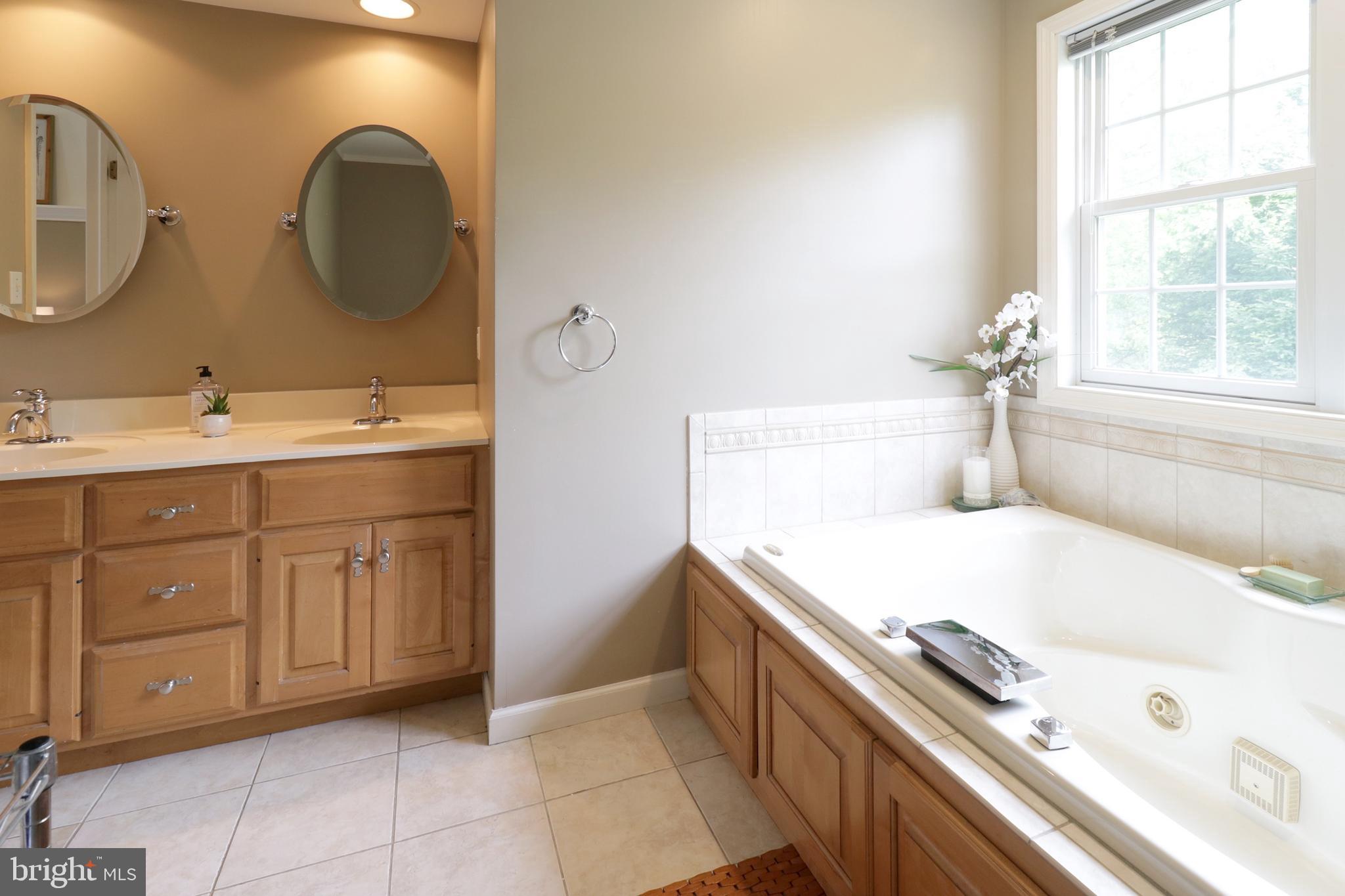 GREENLEAF MANOR - Residential