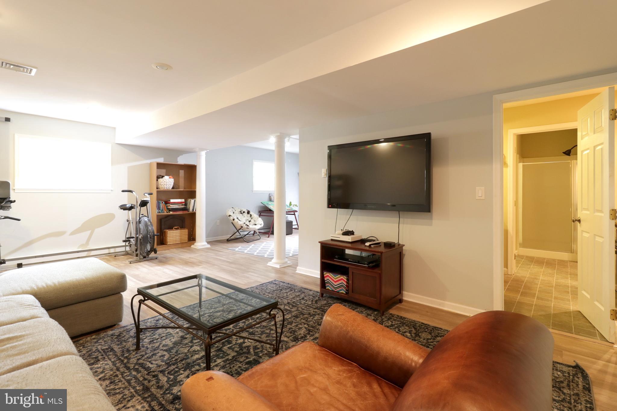 GREENLEAF MANOR - Residential