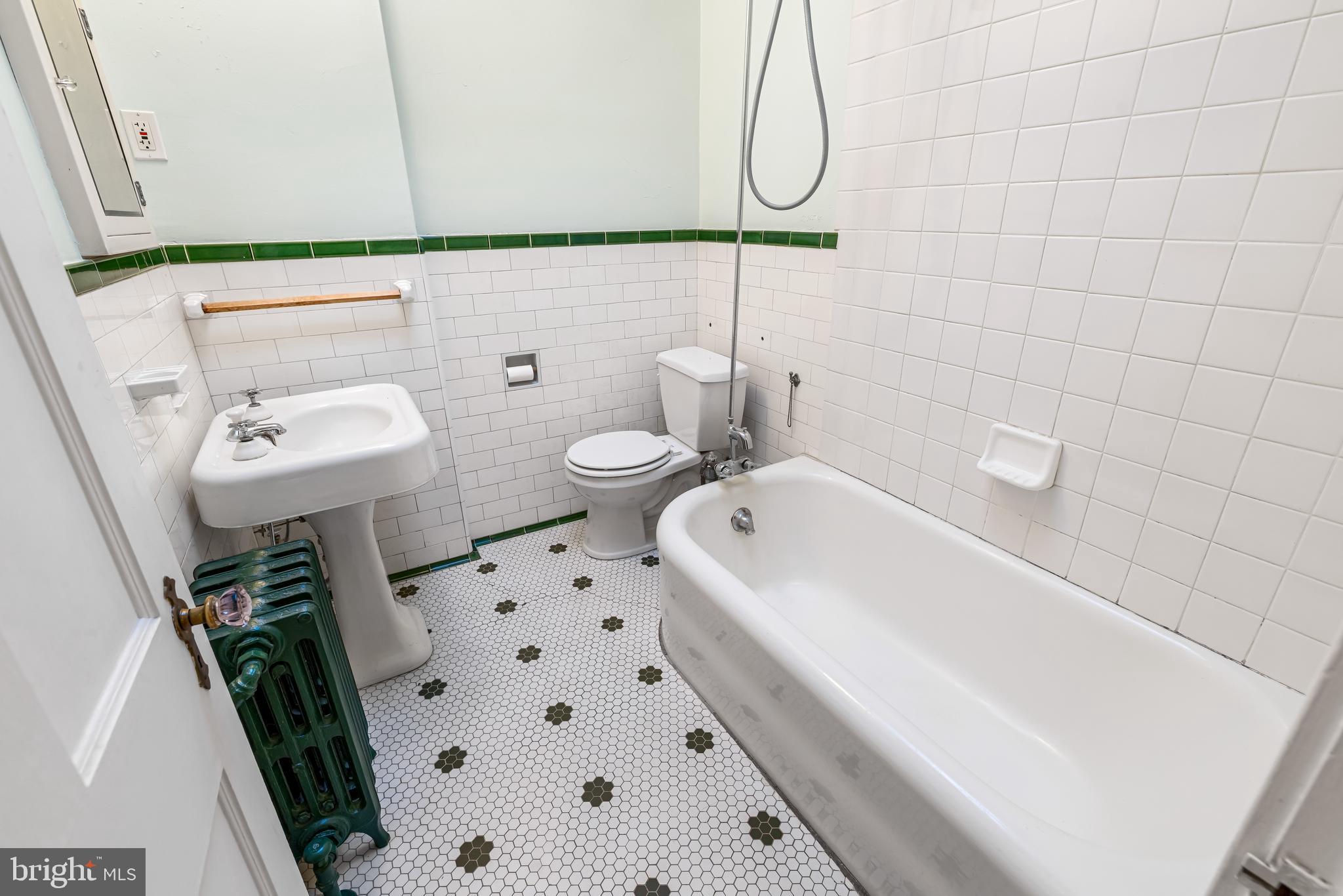 WYMAN PARK HAMPDEN - Residential