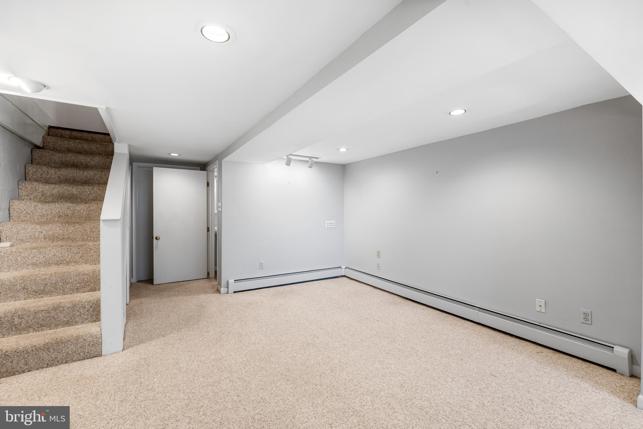 WYMAN PARK HAMPDEN - Residential