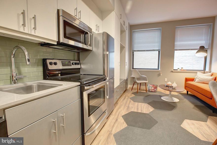 Luxury Apartments In Center City Philadelphia. Beautiful, new center city Philadelphia apartments; our building has innovative, efficiently designed spaces that take advantage of every square inch for your comfort and convenience. The modern approach allows us to make your wish list achievable not as a dream in the future but right now when you need it most. Center City apartments at its best! Offering studios, 1 bedroom, and 2 bedroom apartment homes. Conveniently located just a few blocks from Rittenhouse Square, and is near the University Of The Arts (UARTS), Peirce College, Moore College of Art and Design, and Drexel College of Nursing. Be in the center of everything! Walk outside your front door and be steps away from Dilworth Park, Rittenhouse Square, the Avenue of the Arts, and countless restaurants, cafes, bars, and shops. See why Avenir is your ideal Center City apartment. People who participate in group fitness make it to the gym 45% more often! Experience the community within your community. Take a virtual spin class when it s convenient. Plan a Friday night workout with old friends or welcome a new neighbor to the community. Work out on your schedule, not someone else's!  ** Photos are of model units * Prices and availability subject to change on daily basis **