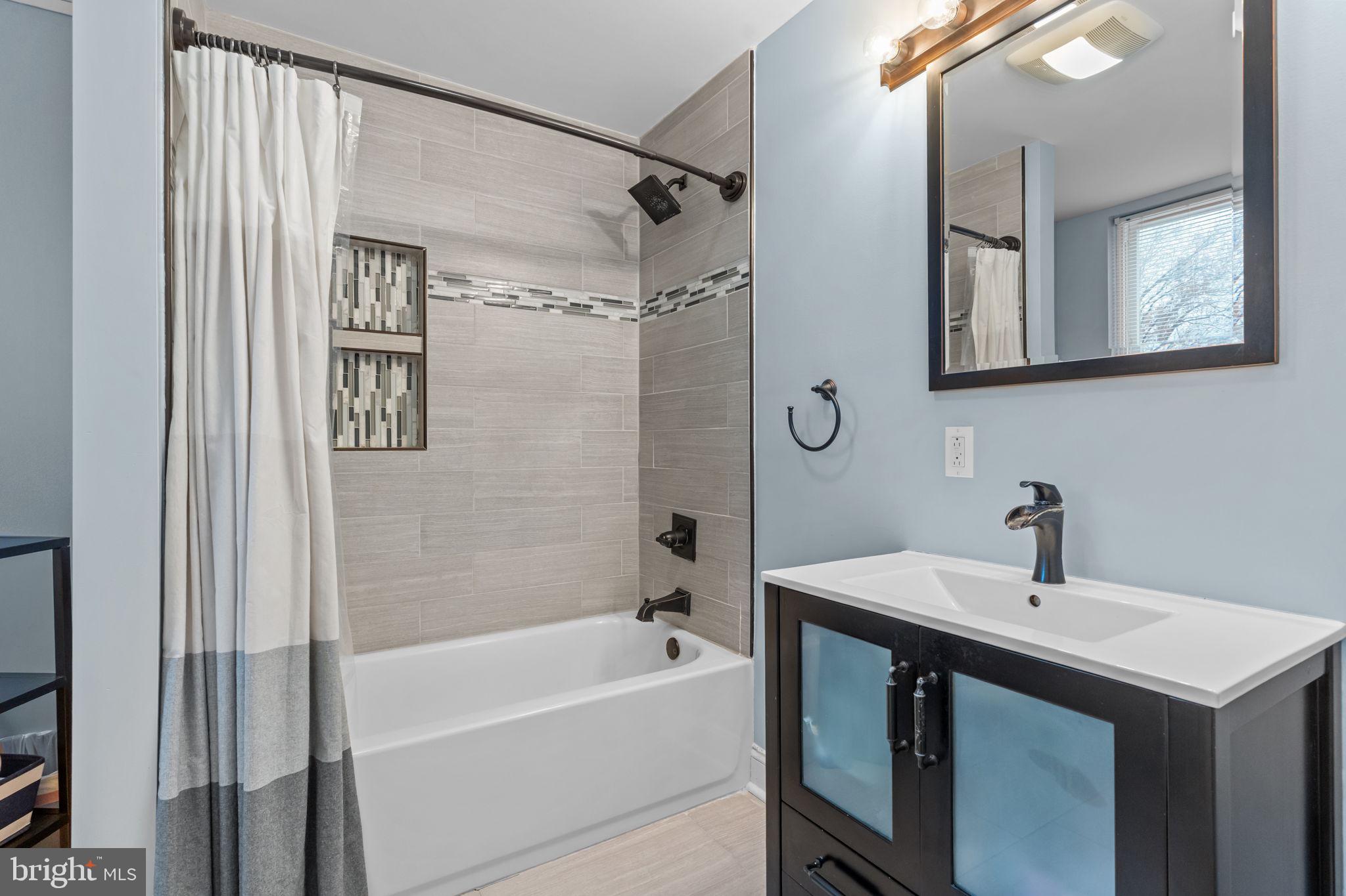 EAST FALLS - Residential