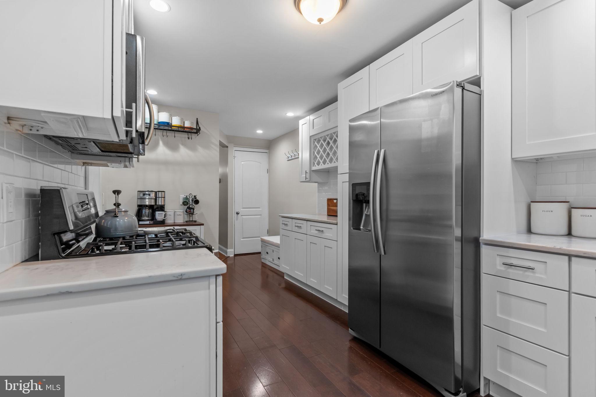 EAST FALLS - Residential