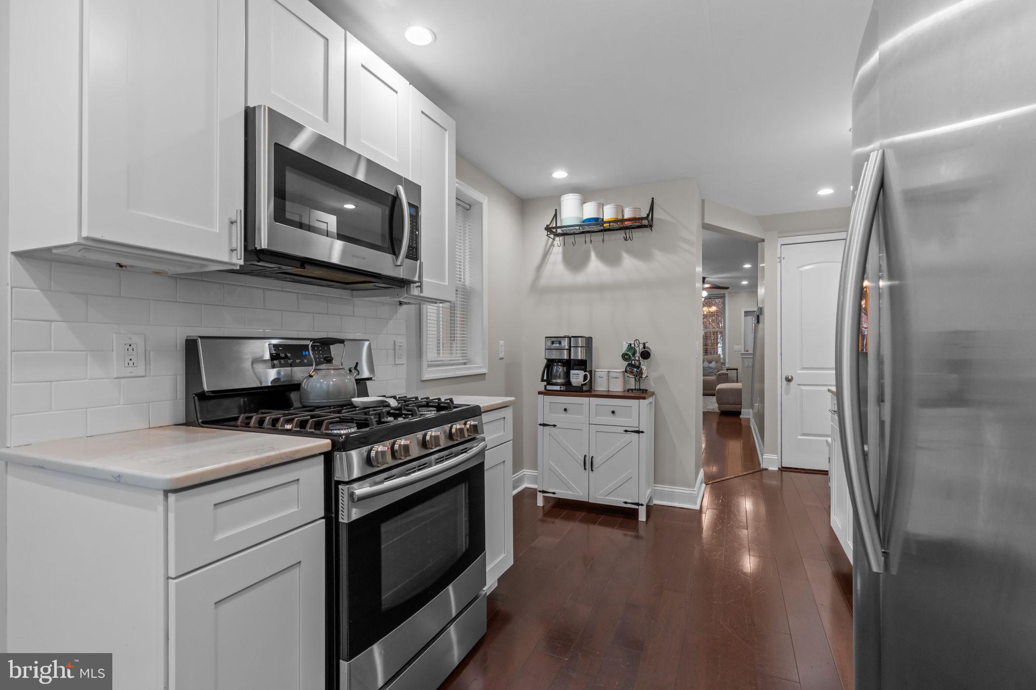 EAST FALLS - Residential